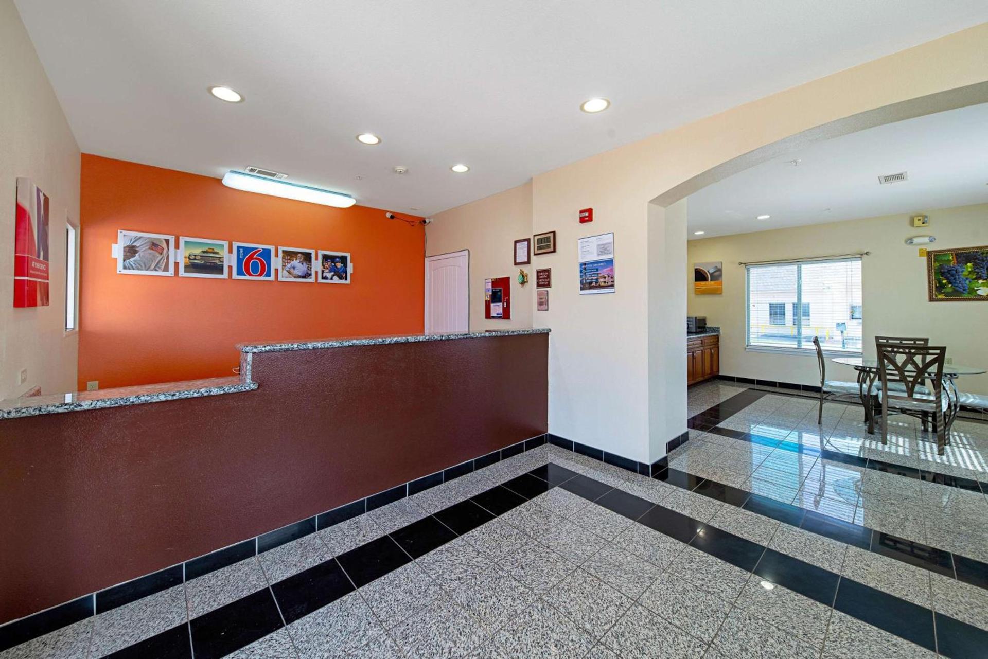 Motel 6-Rhome, TX photo 25