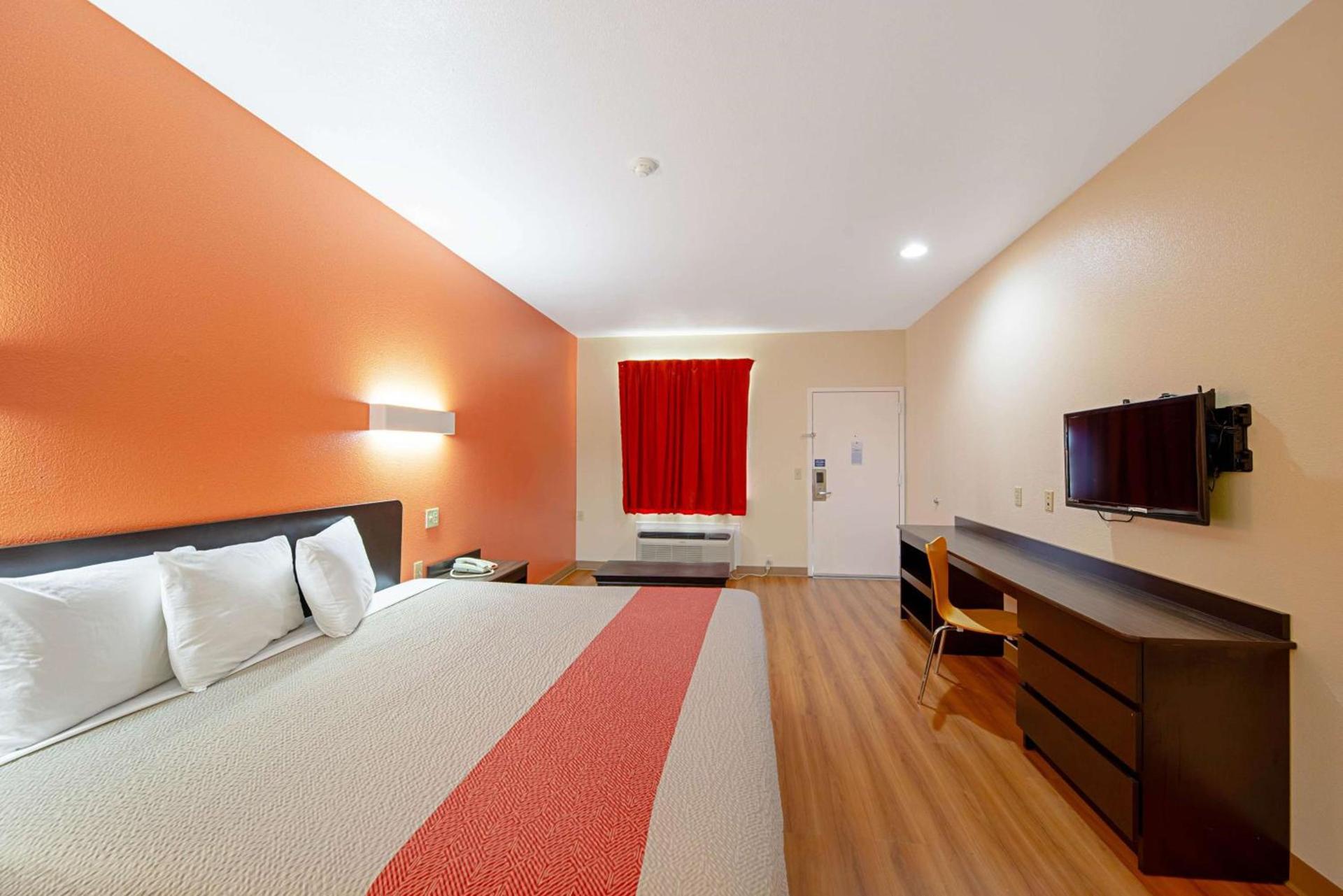 Motel 6-Rhome, TX photo 8
