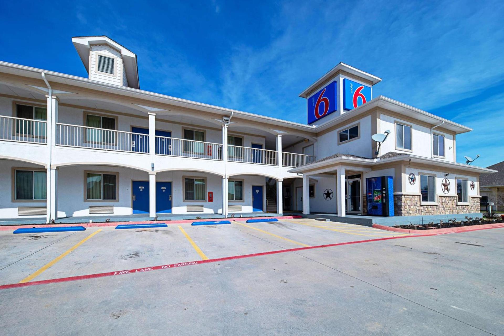 Motel 6-Rhome, TX photo 2