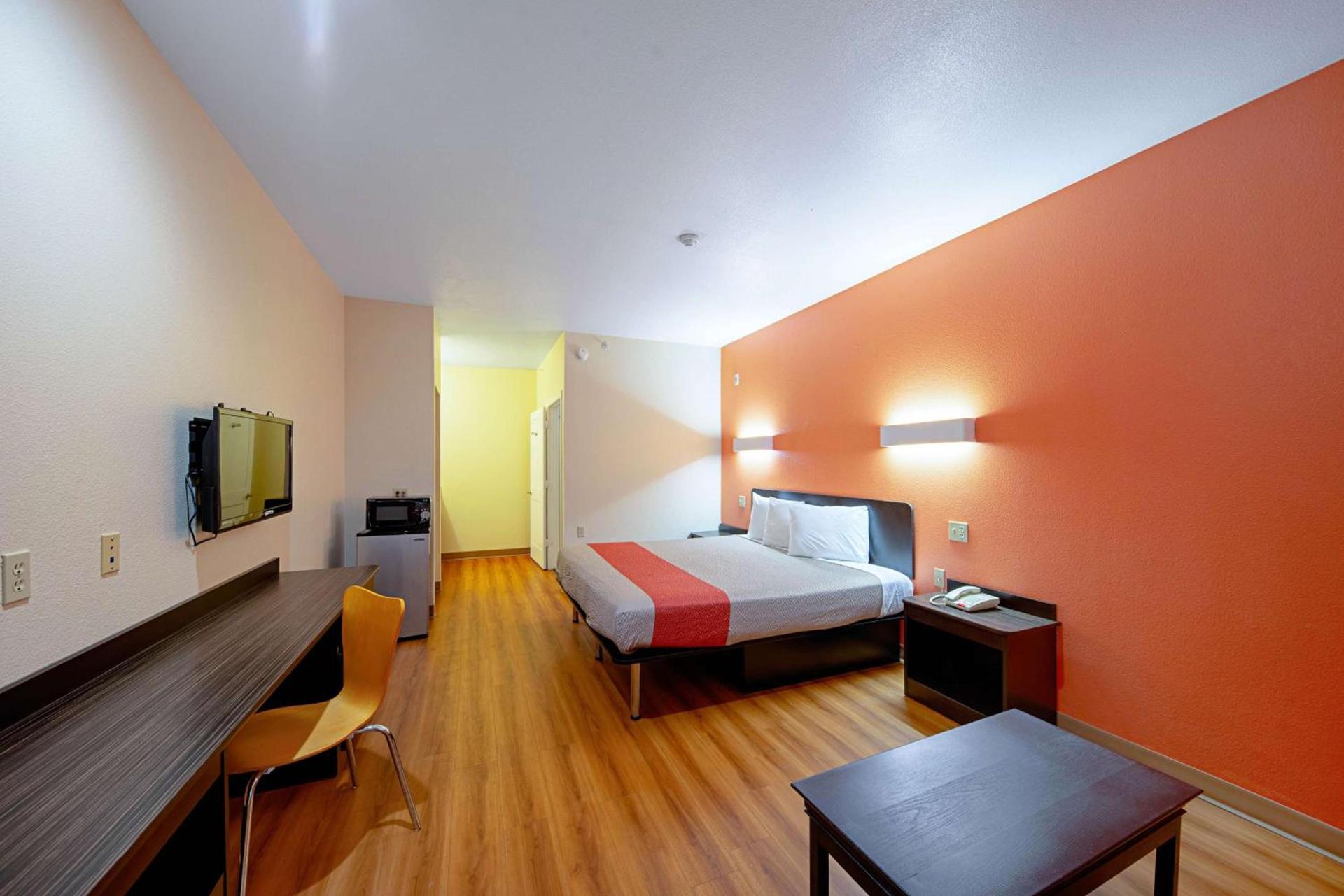 Motel 6-Rhome, TX photo 5
