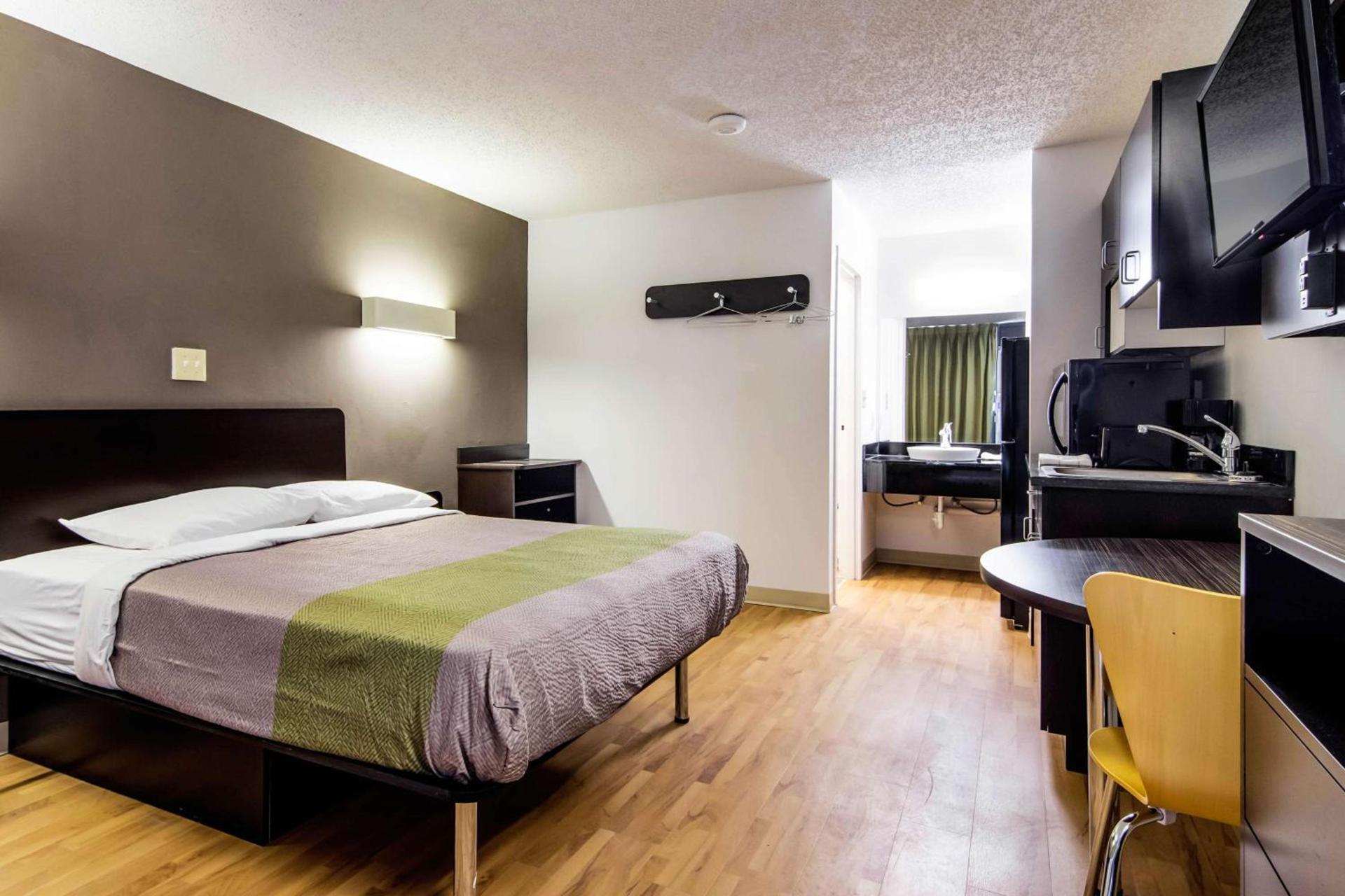 Studio 6 Extended Stay - Lagrange, GA photo 10