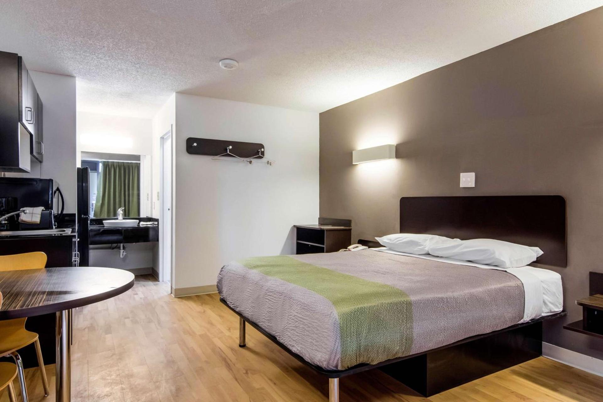 Studio 6 Extended Stay - Lagrange, GA photo 7