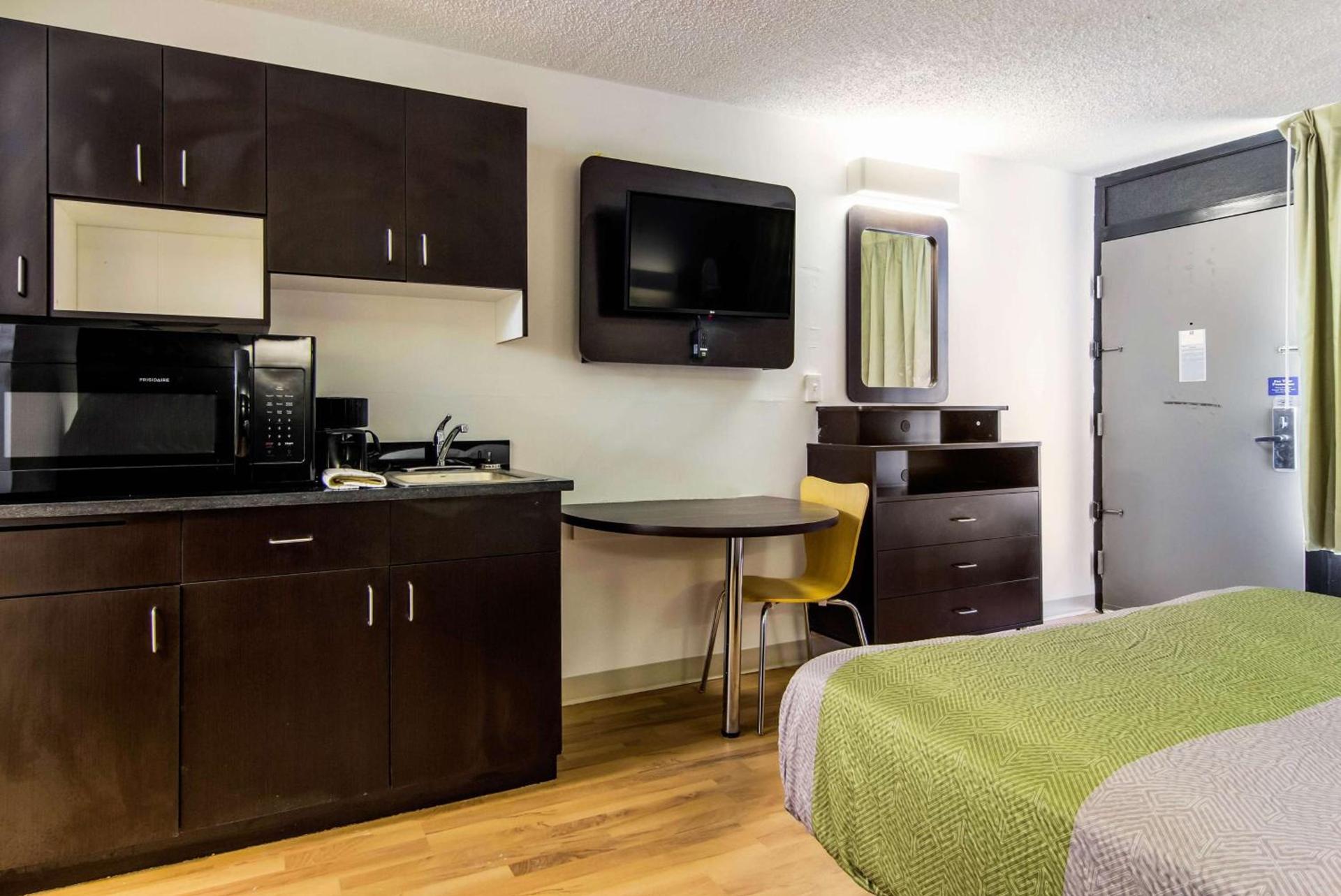 Studio 6 Extended Stay - Lagrange, GA photo 12