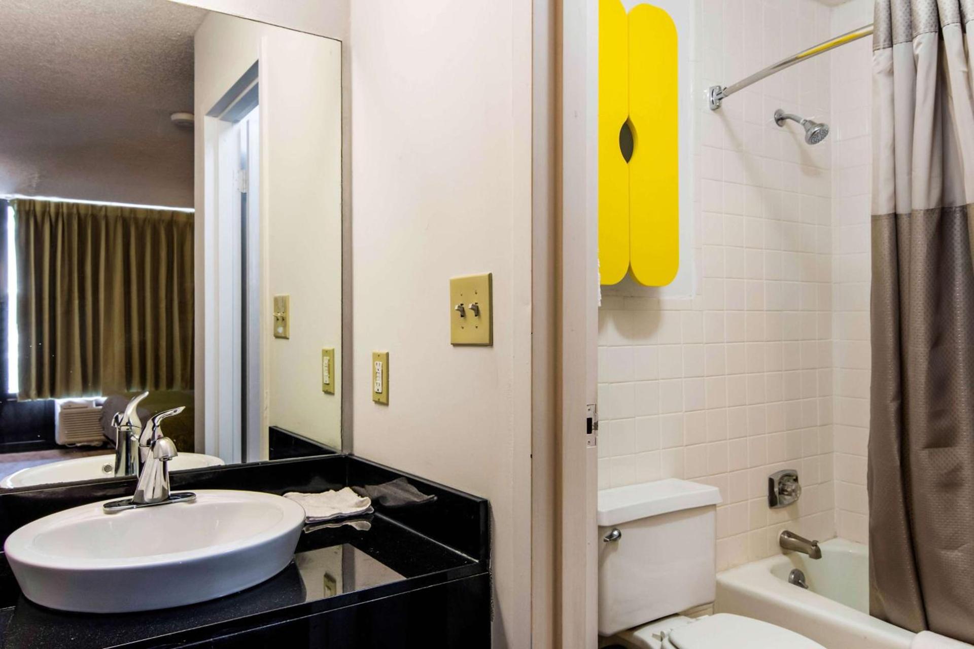 Studio 6 Extended Stay - Lagrange, GA photo 20