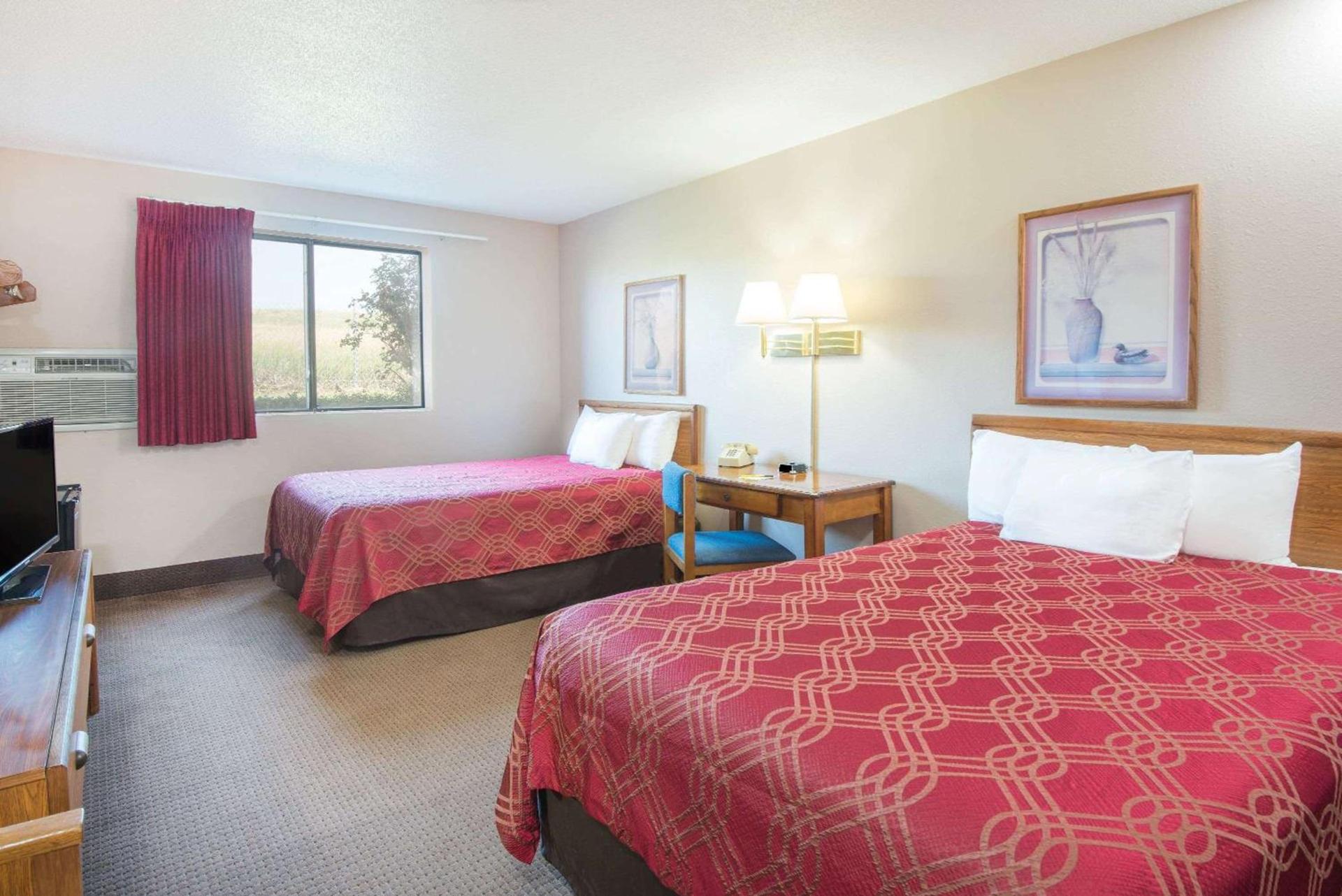 Super 8 by Wyndham Abilene KS photo 11