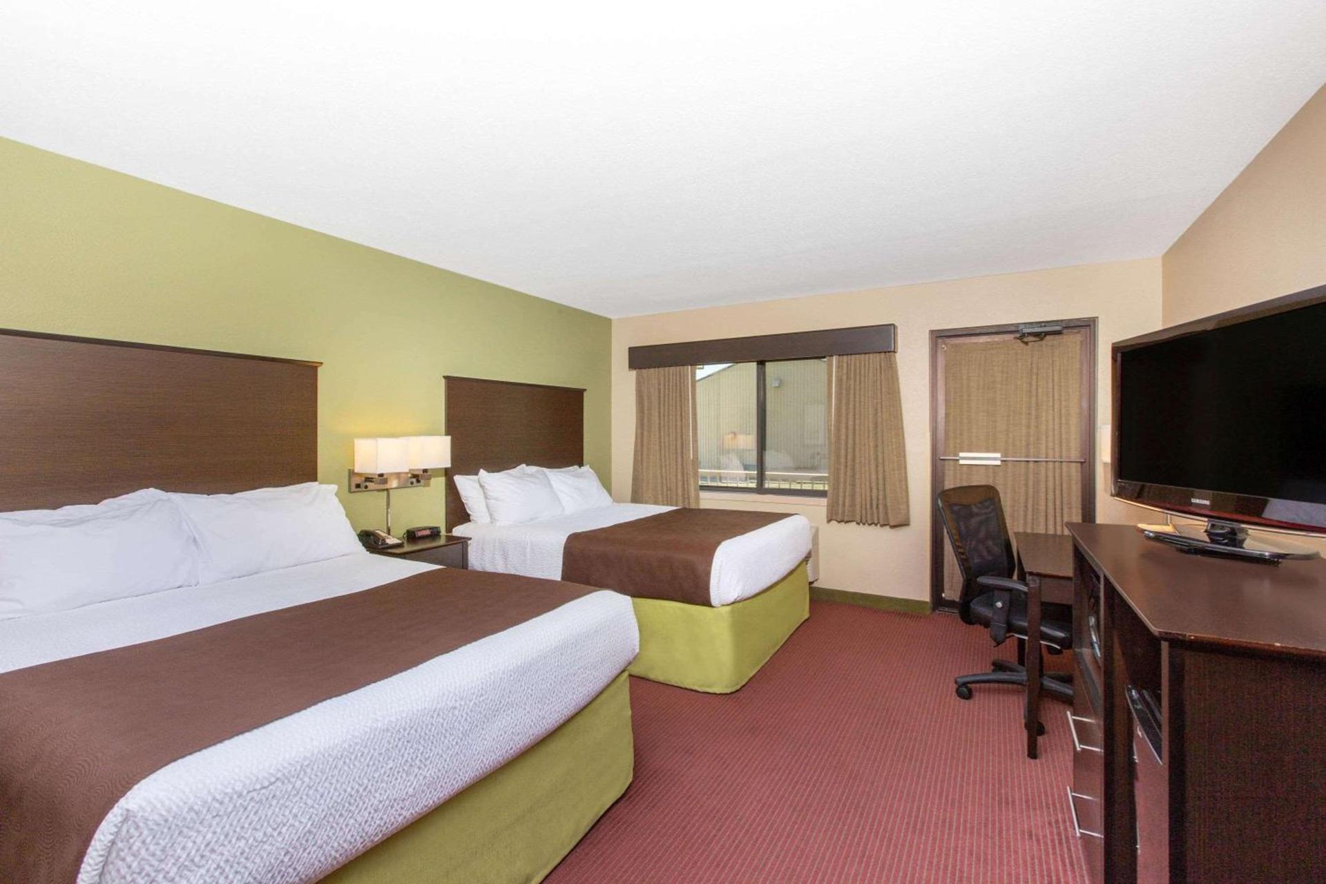 AmericInn by Wyndham Okoboji photo 6