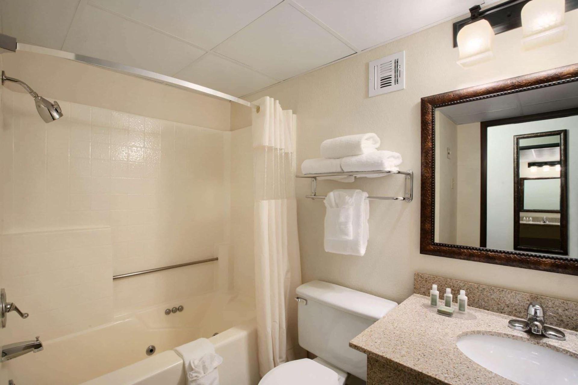 Baymont by Wyndham Branson - On the Strip photo 43
