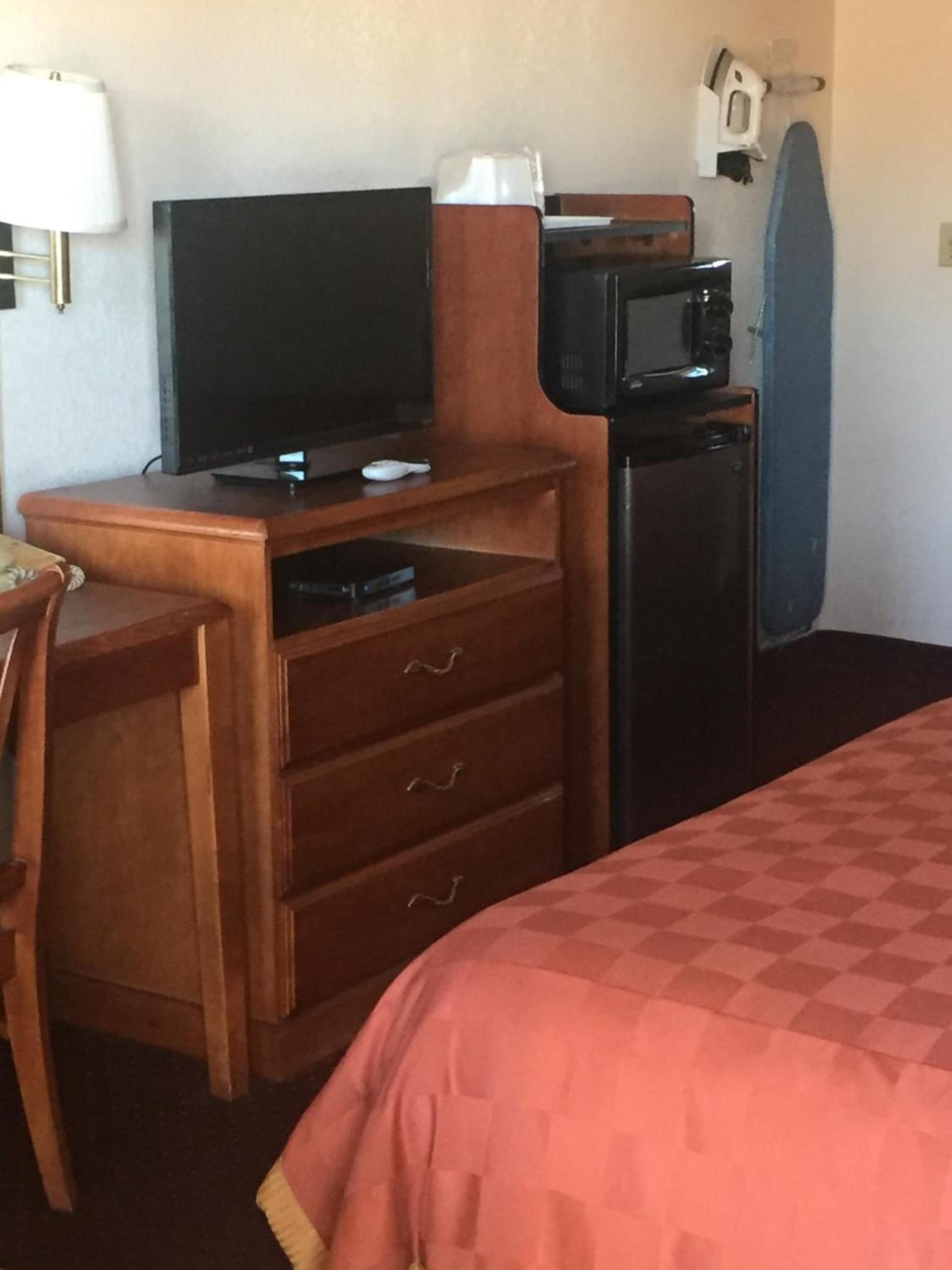 Travel Inn & Suite photo 34