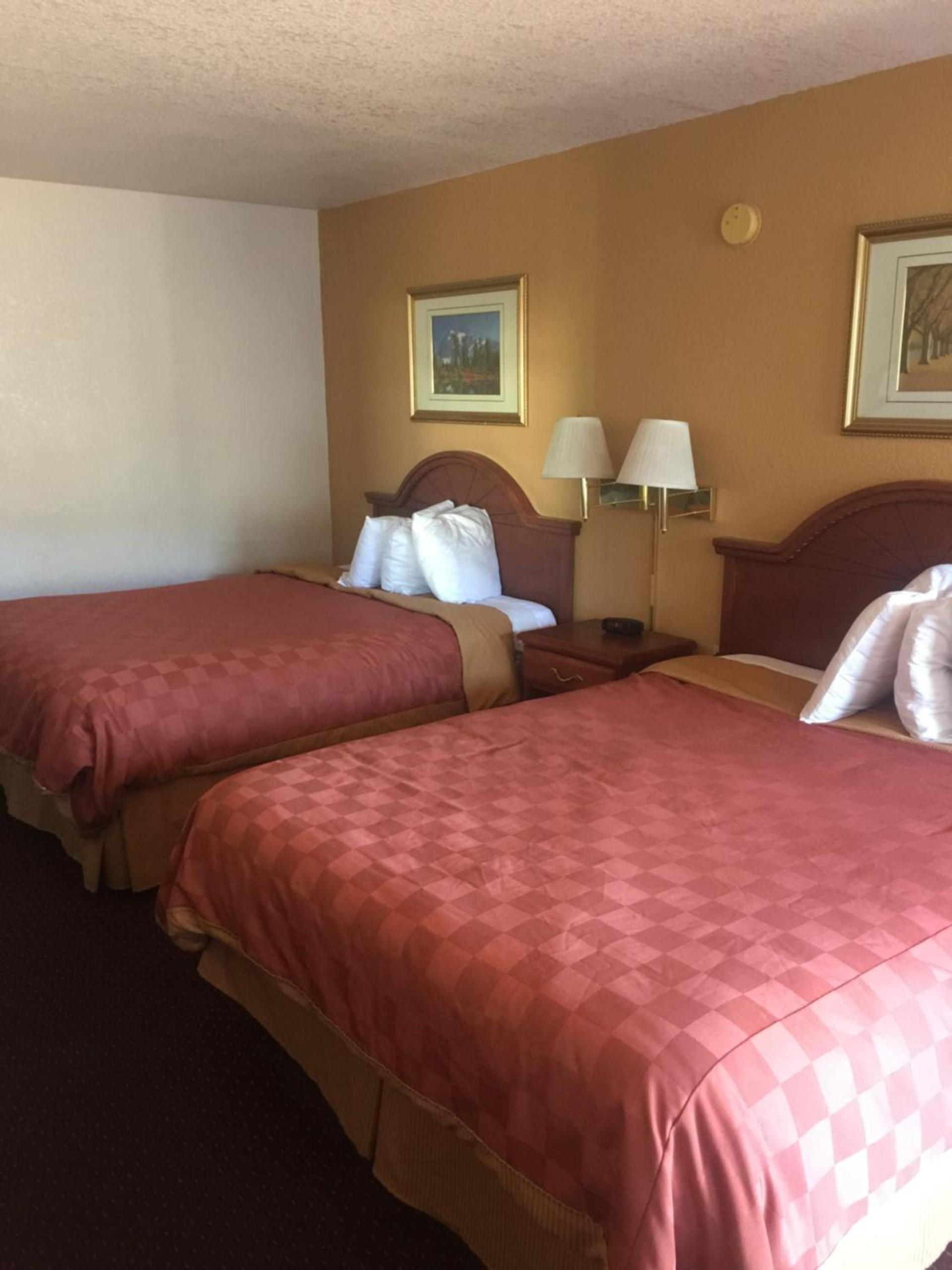 Travel Inn & Suite photo 12