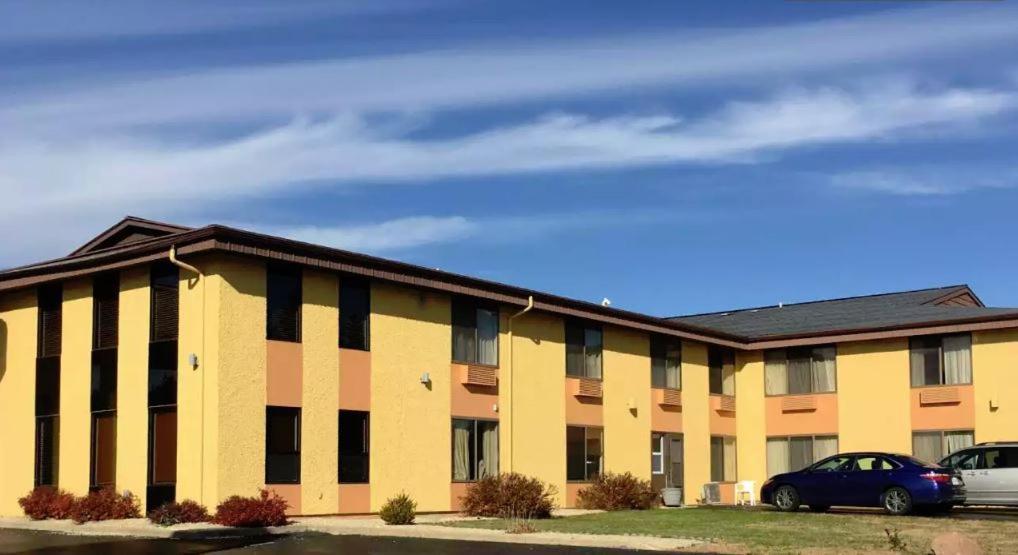 Econo Lodge Inn & Suites Wisconsin Dells photo 16