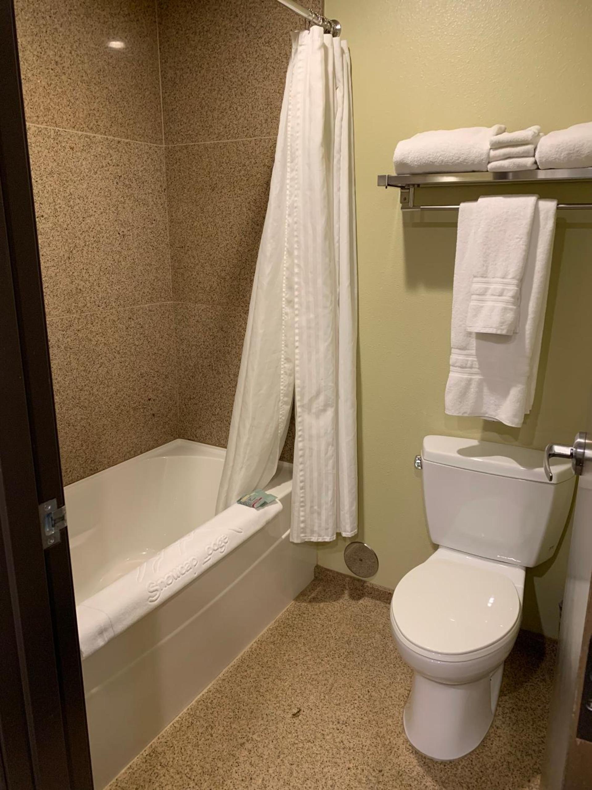 Best Western Snowcap Lodge photo 34