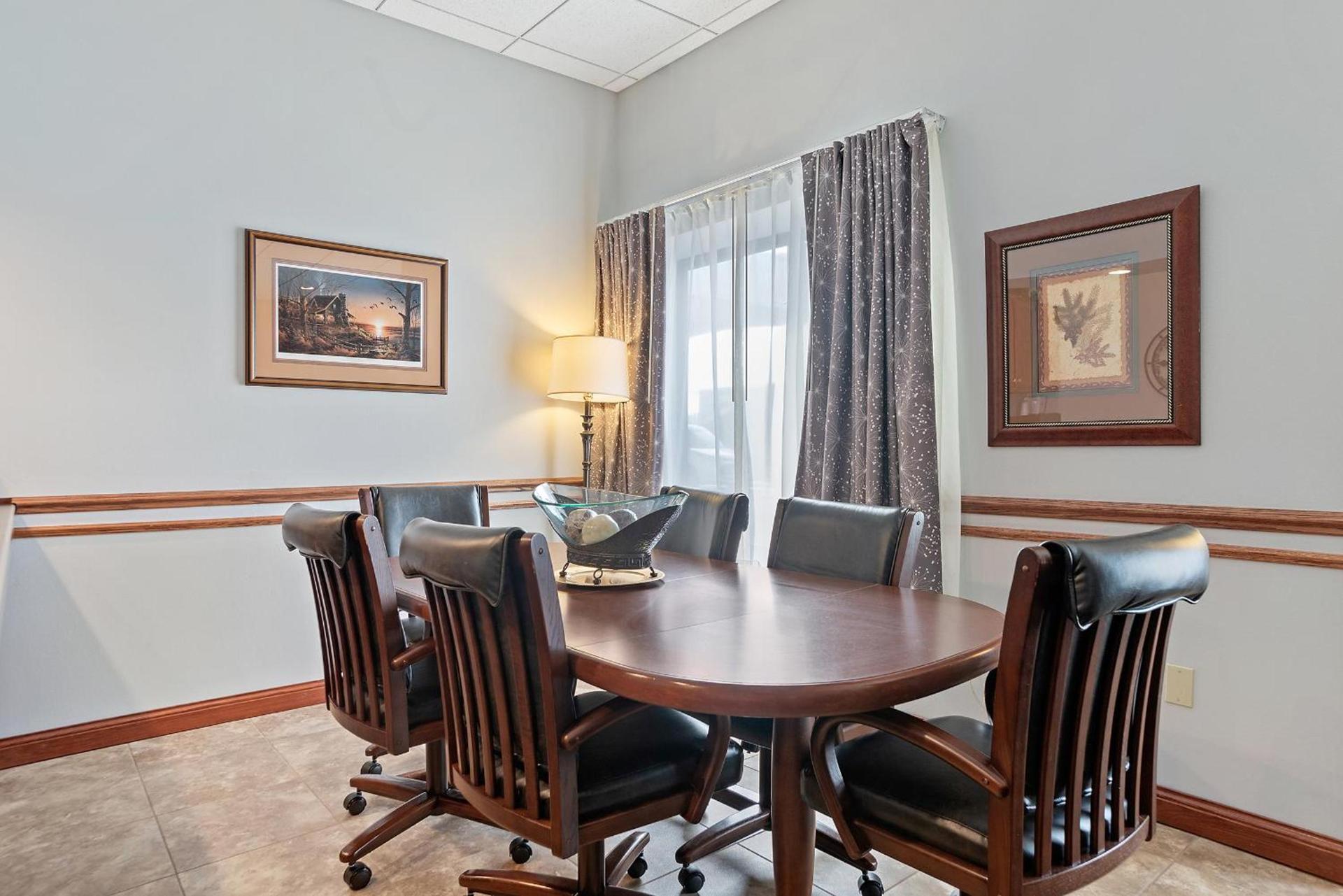 Elevation Inn & Suites, Trademark Collection by Wyndham Downtown Rapid City- Walking Distance To The Monument photo 61