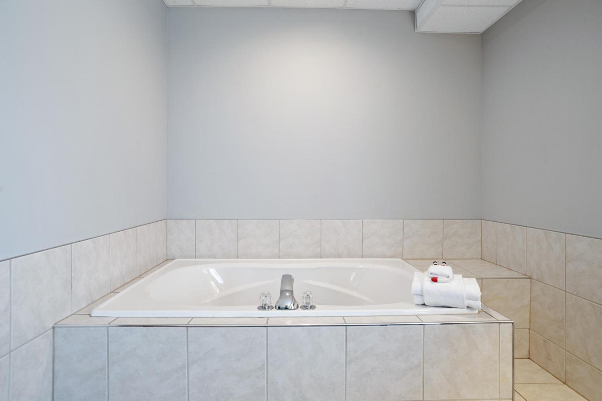 Elevation Inn & Suites, Trademark Collection by Wyndham Downtown Rapid City- Walking Distance To The Monument photo 74