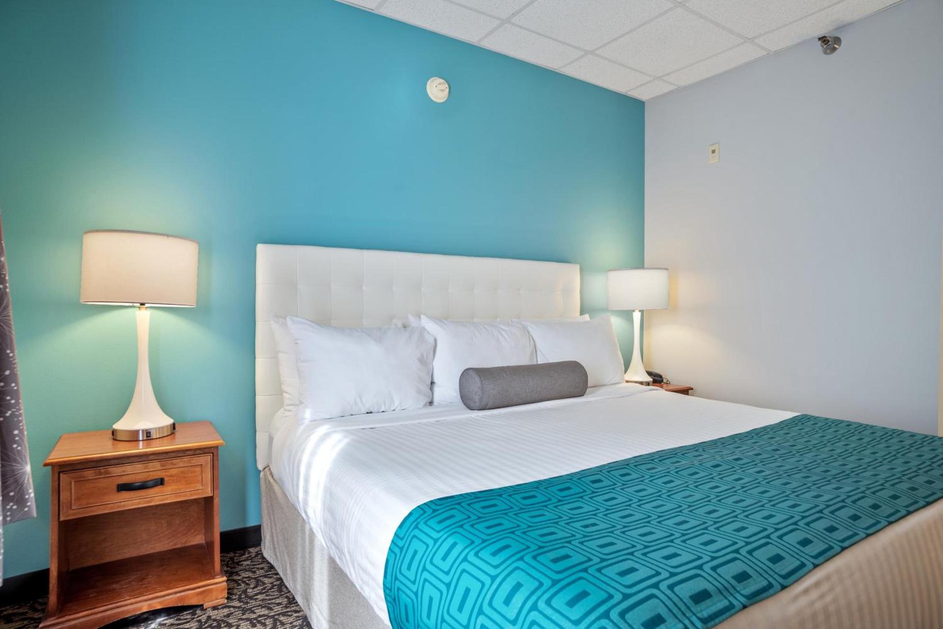 Elevation Inn & Suites, Trademark Collection by Wyndham Downtown Rapid City- Walking Distance To The Monument photo 14