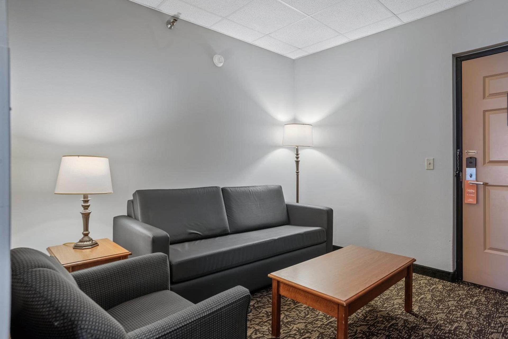 Elevation Inn & Suites, Trademark Collection by Wyndham Downtown Rapid City- Walking Distance To The Monument photo 38