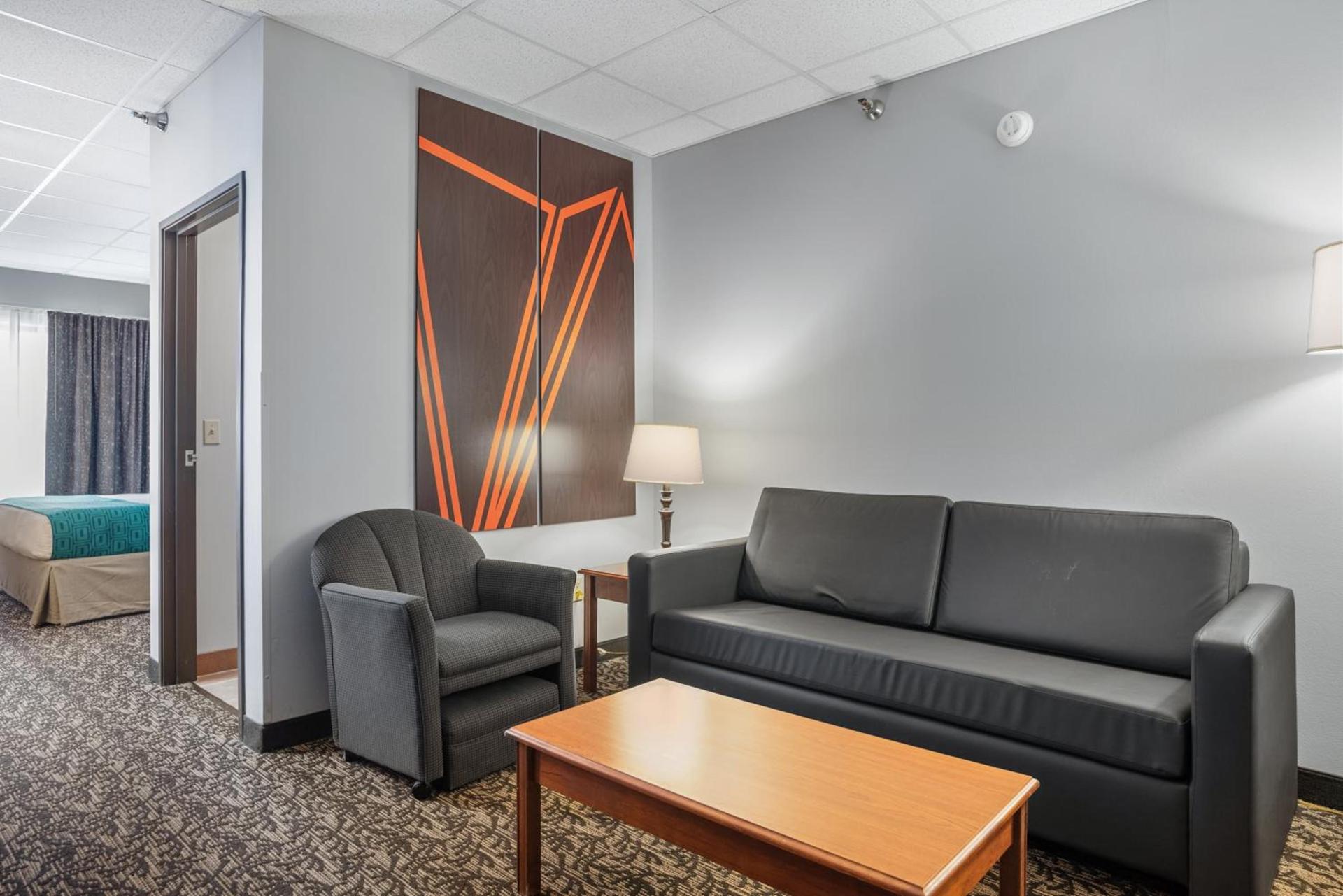 Elevation Inn & Suites, Trademark Collection by Wyndham Downtown Rapid City- Walking Distance To The Monument photo 39