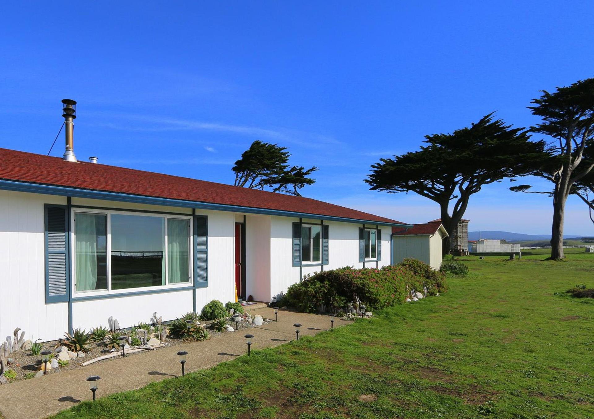 Point Arena Lighthouse photo 1