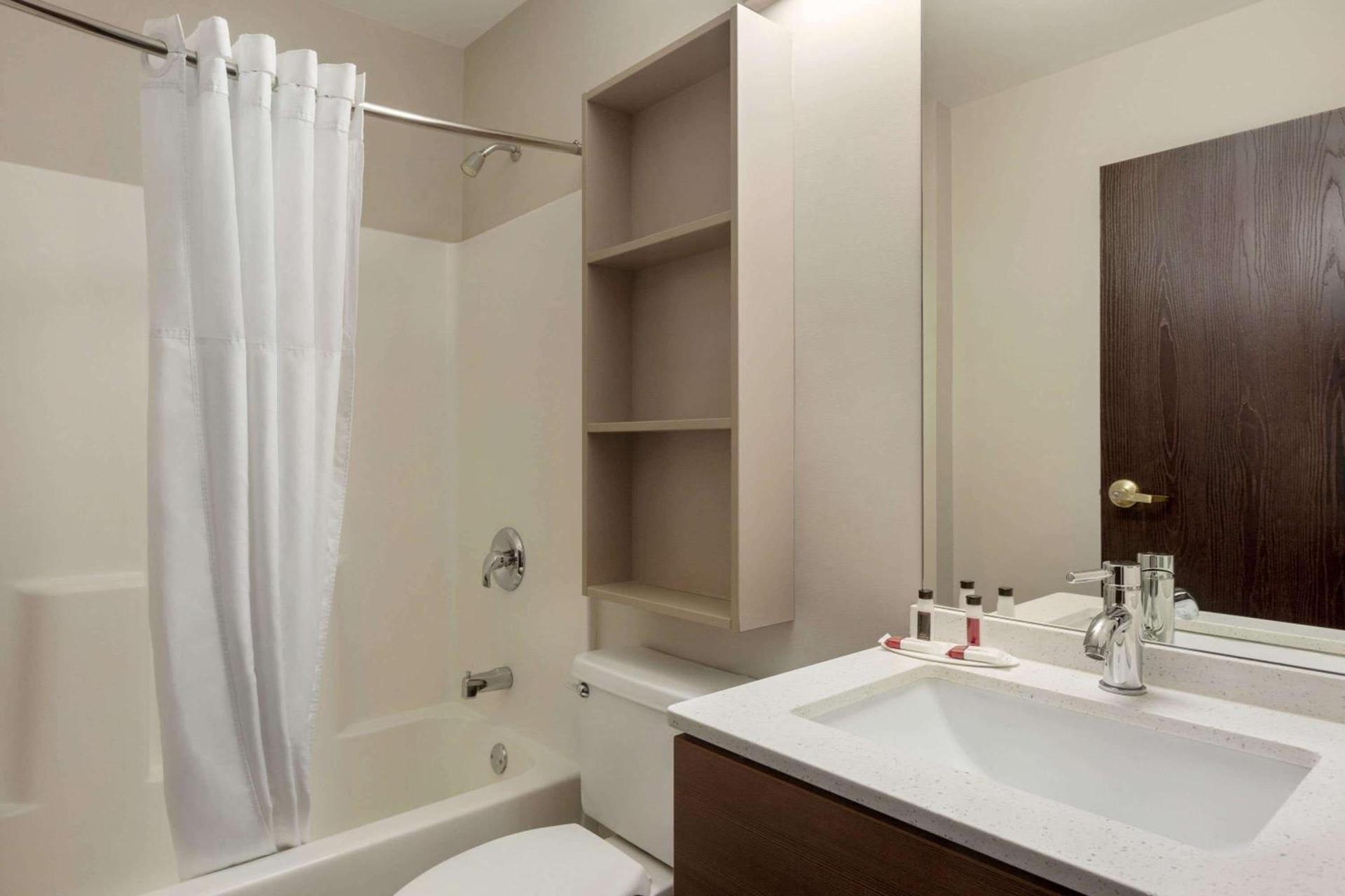 Microtel Inn & Suites by Wyndham photo 9
