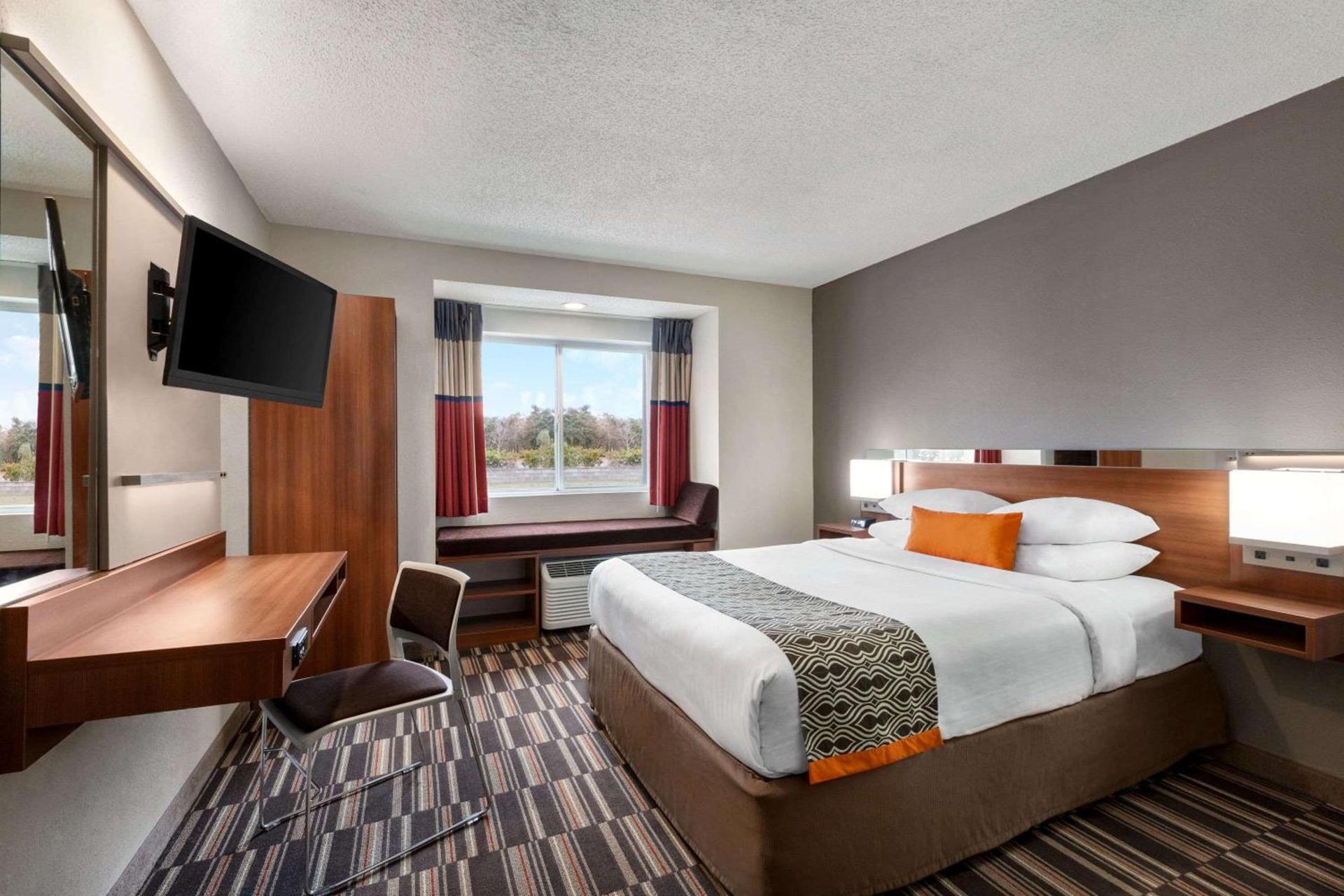 Microtel Inn & Suites by Wyndham photo 10