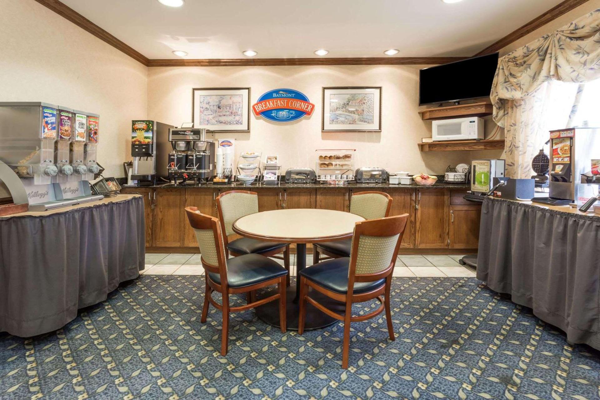 Baymont by Wyndham Waterford/Burlington WI photo 36