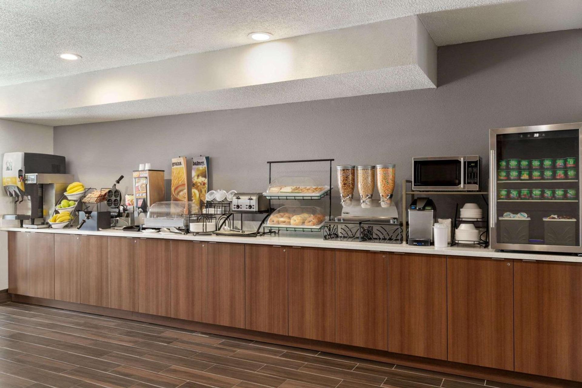 Microtel Inn & Suites by Wyndham photo 12