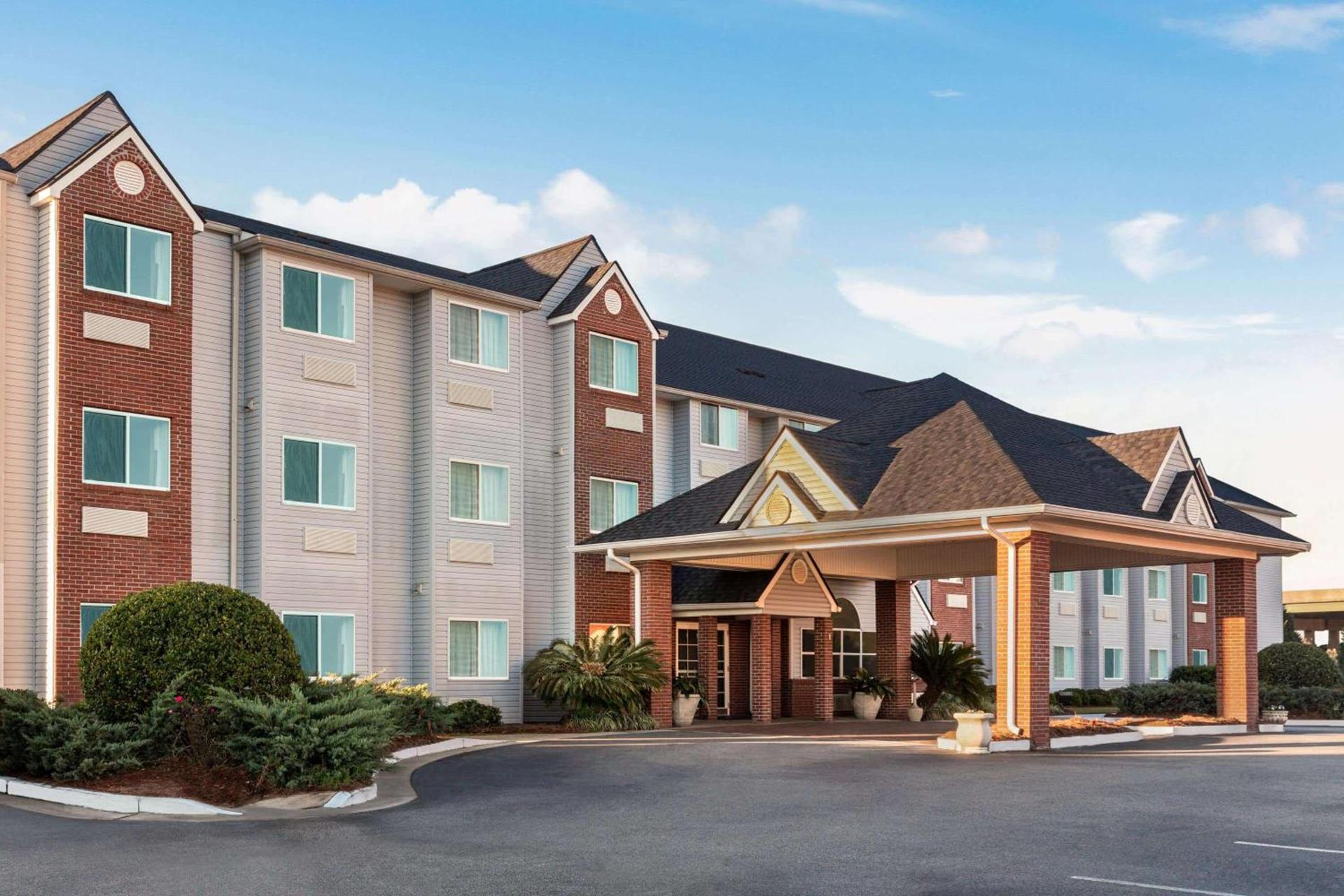 Microtel Inn & Suites by Wyndham photo 14