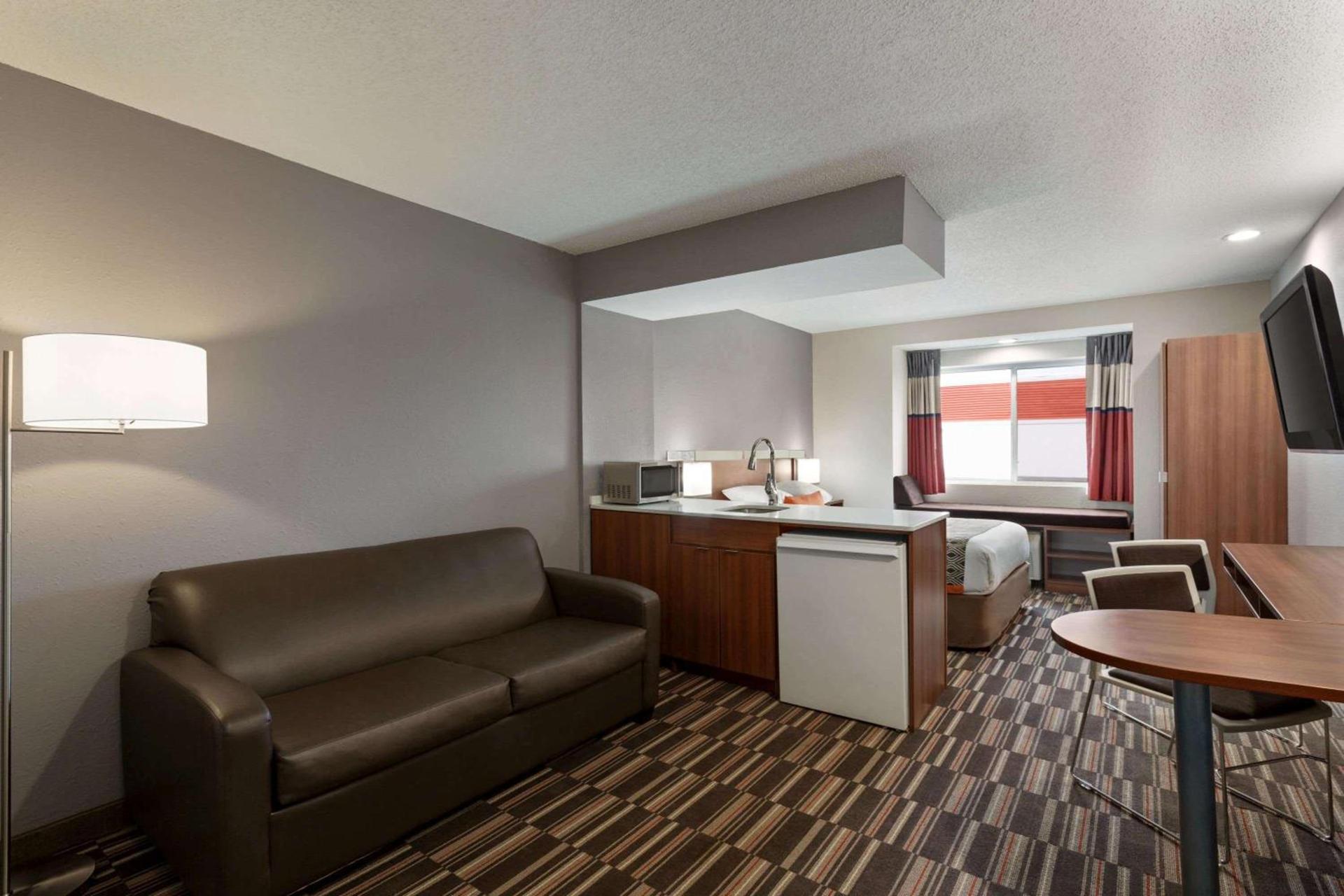 Microtel Inn & Suites by Wyndham photo 18