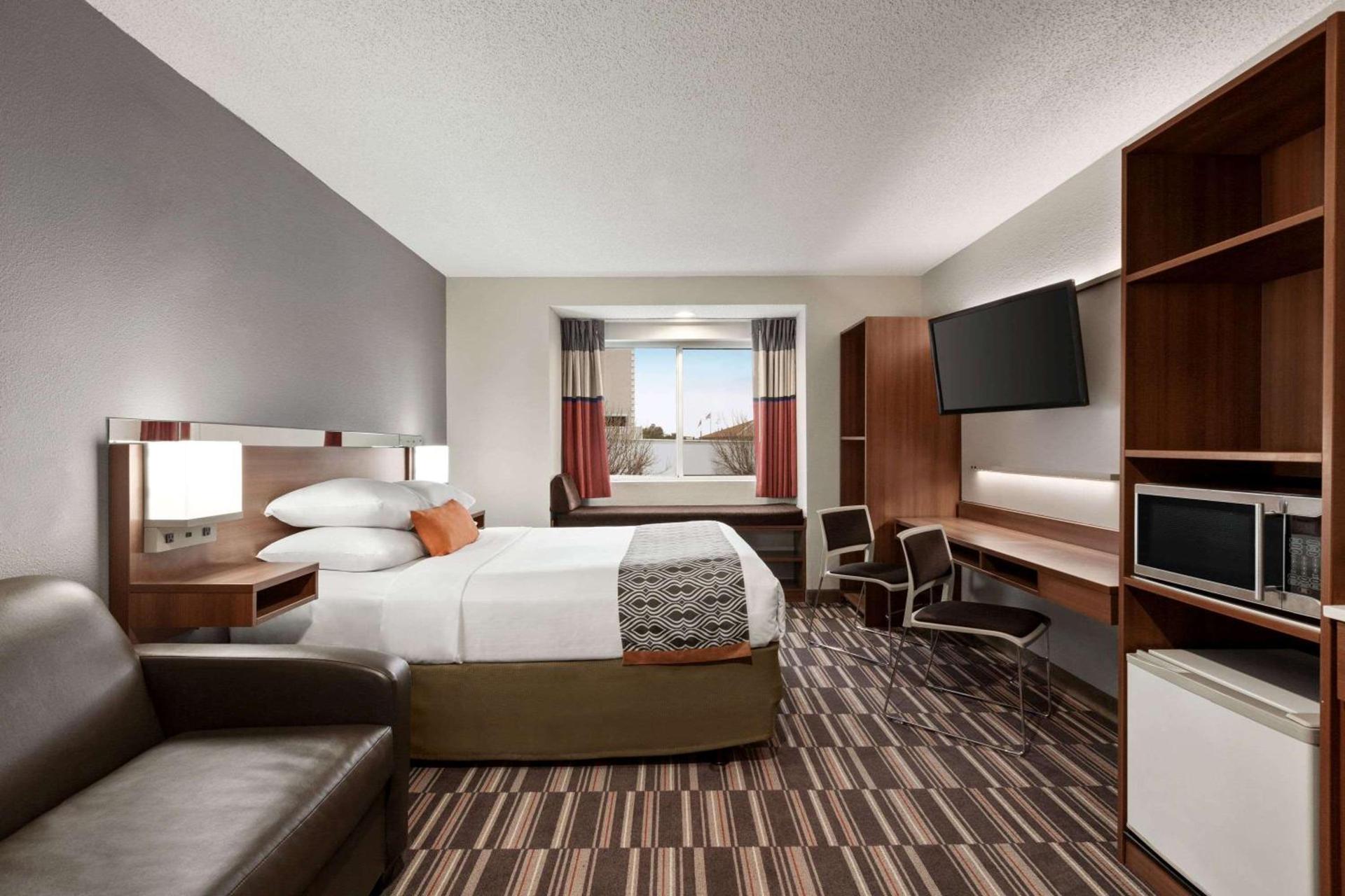 Microtel Inn & Suites by Wyndham photo 21