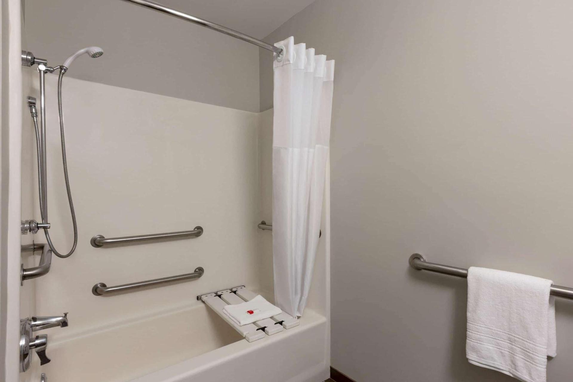 Microtel Inn & Suites by Wyndham photo 23
