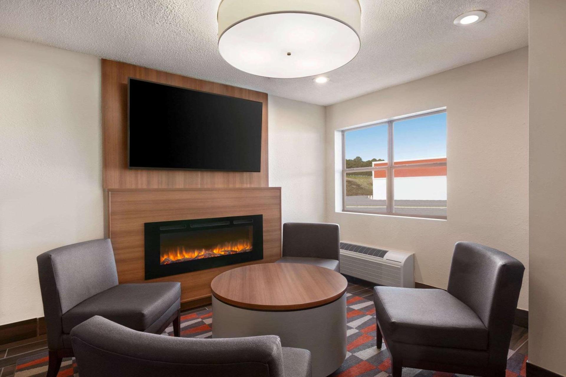 Microtel Inn & Suites by Wyndham photo 25