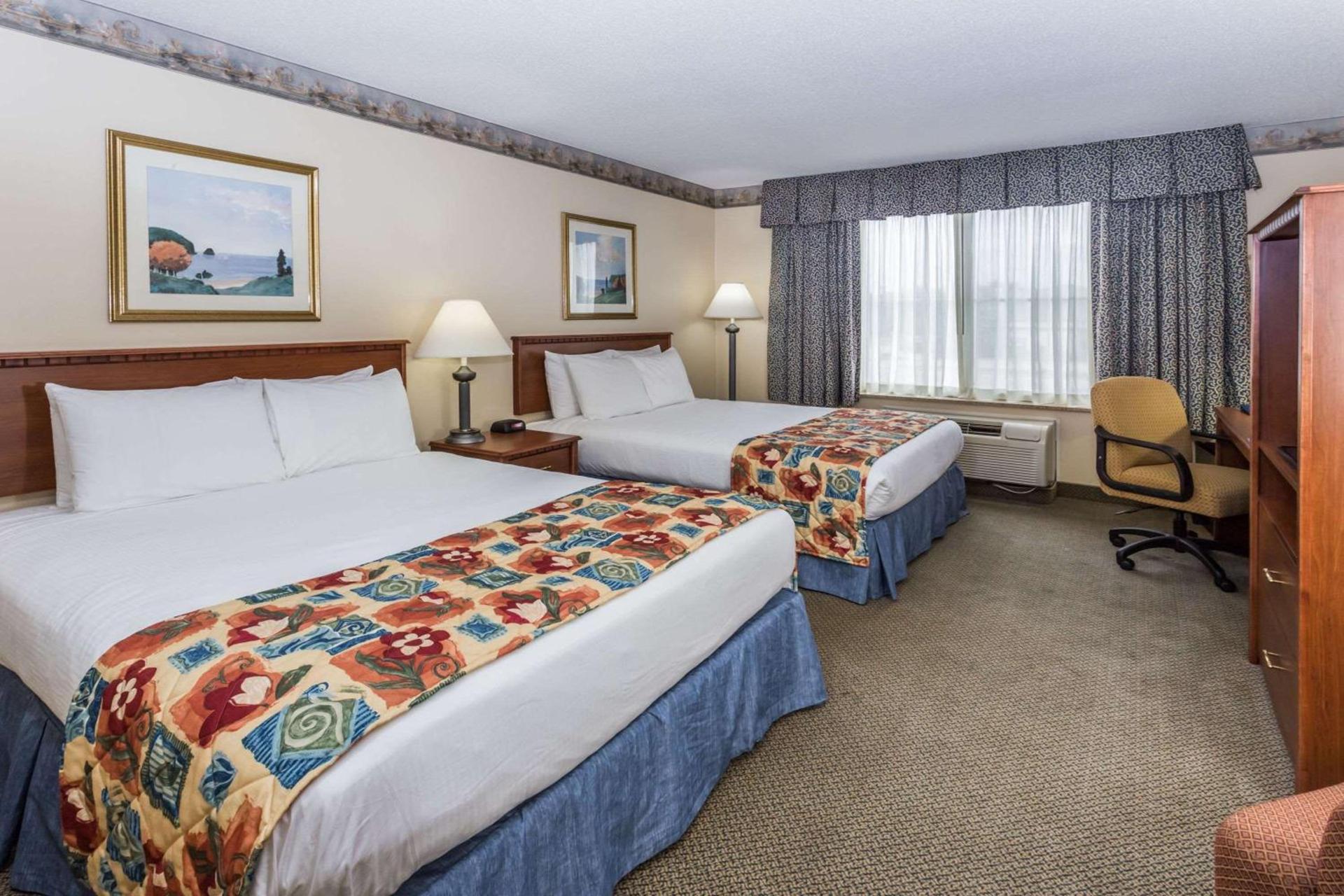 Baymont by Wyndham Waterford/Burlington WI photo 40