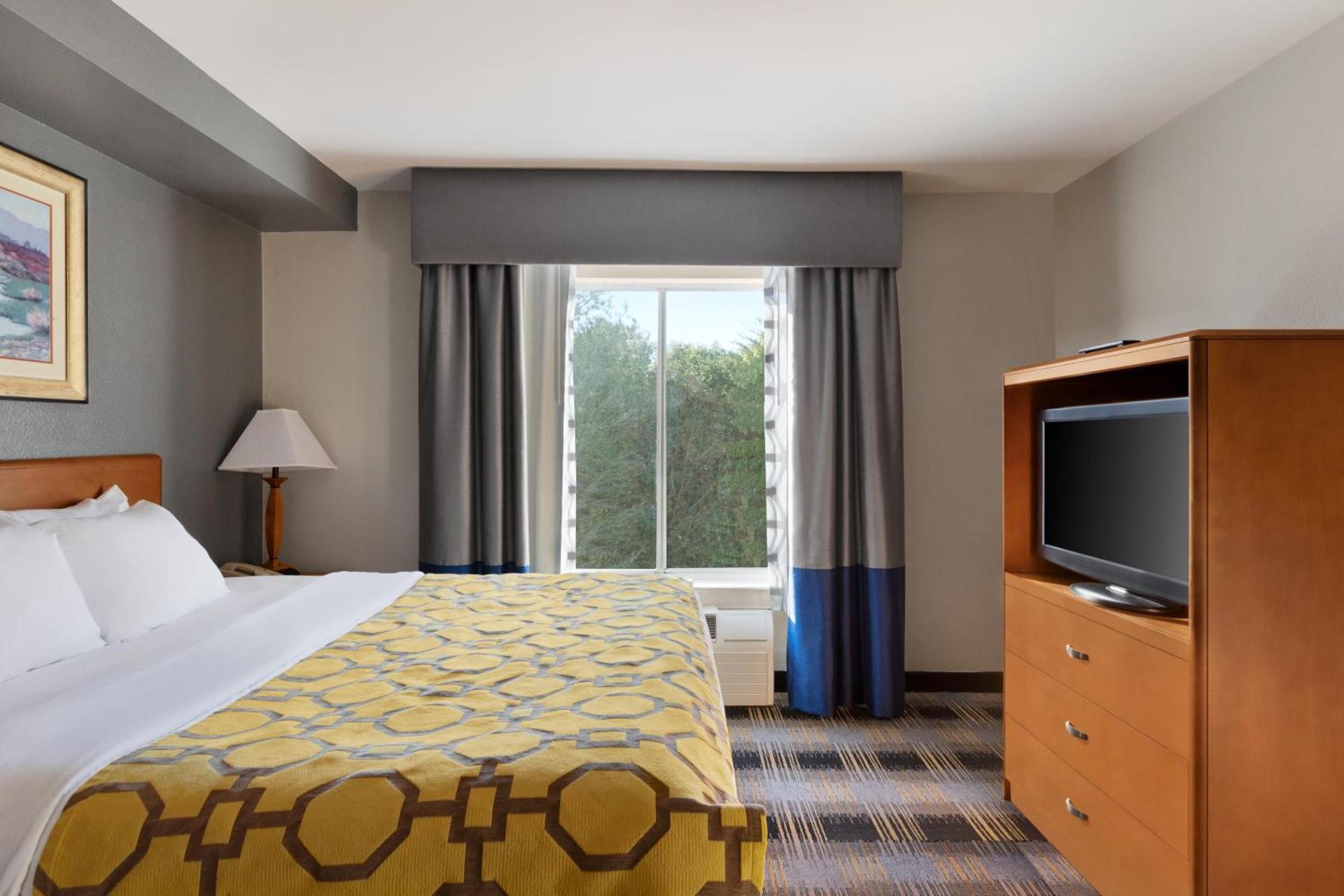 Baymont by Wyndham Lithia Springs Atlanta photo 20