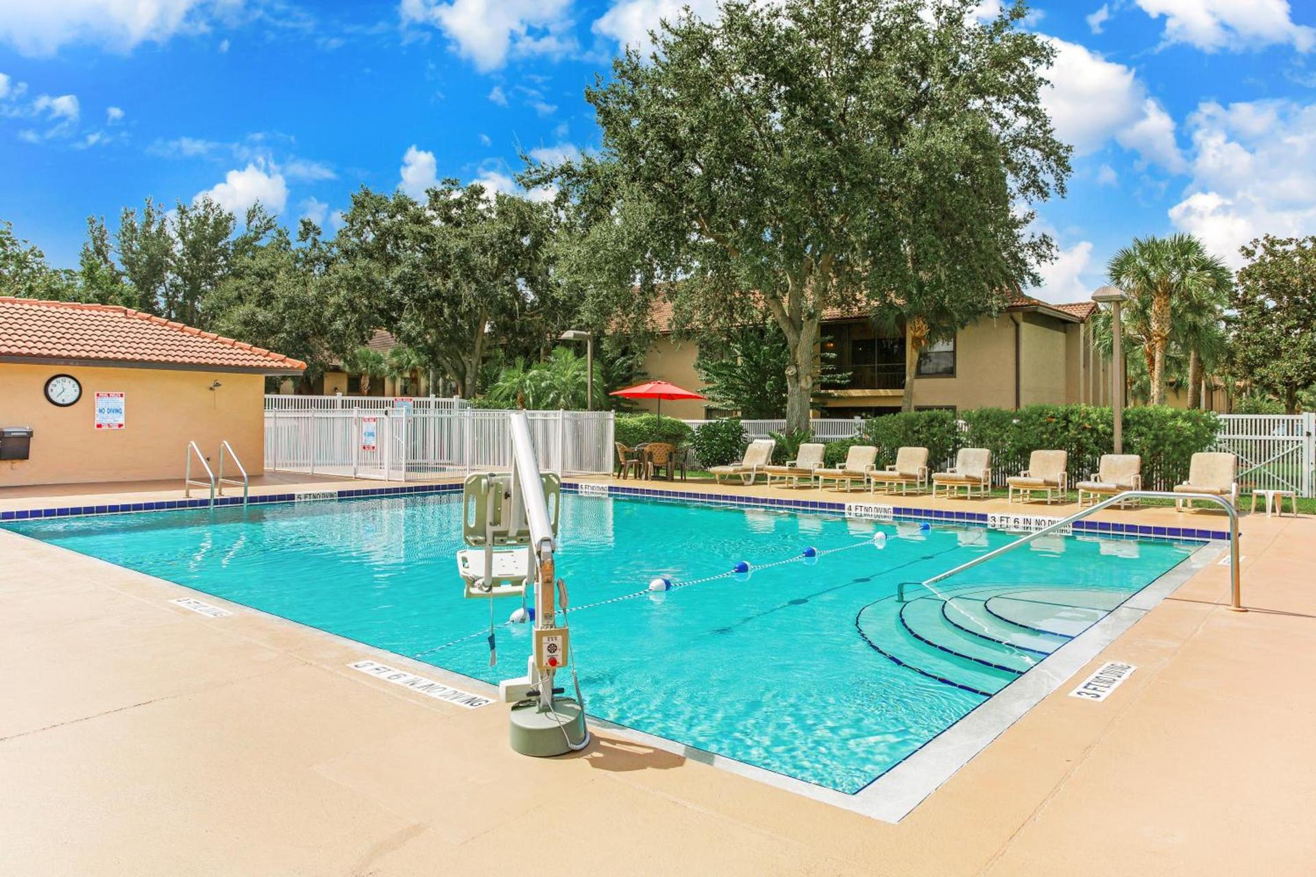 Alhambra Villas photo 9