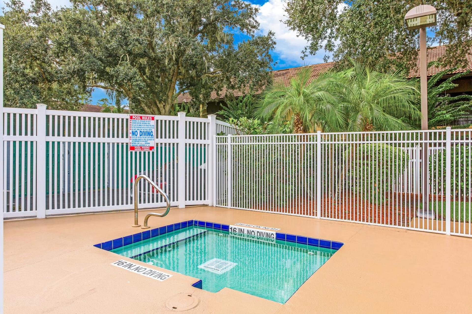 Alhambra Villas photo 13