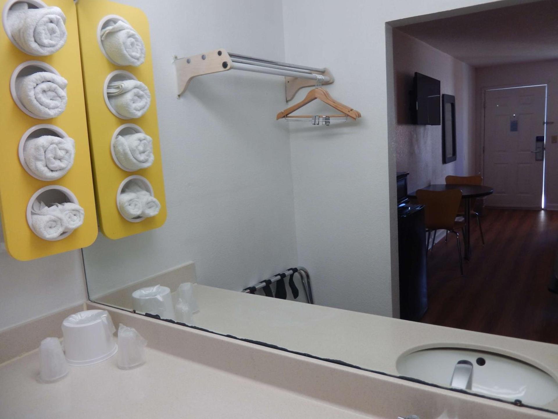 Motel 6-Warner Robins, GA photo 4