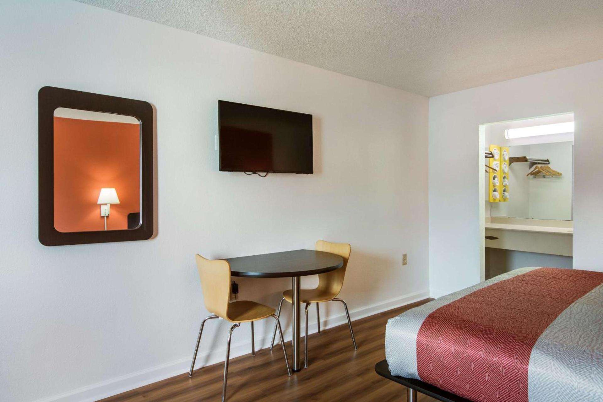 Motel 6-Warner Robins, GA photo 9