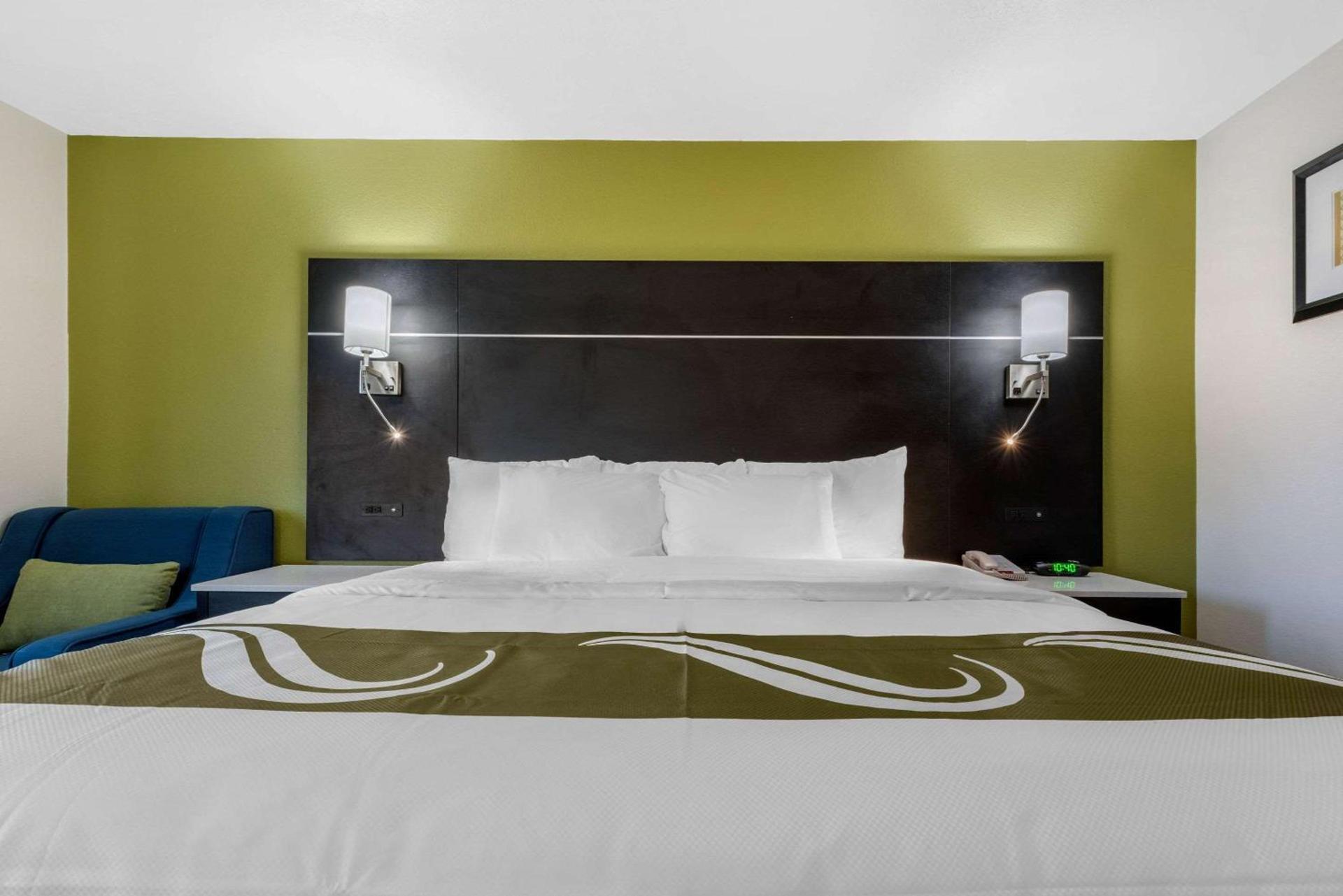 Quality Inn Coraopolis - Pittsburgh Airport photo 11