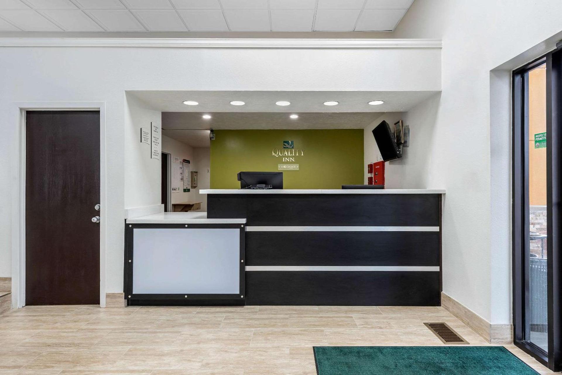 Quality Inn Coraopolis - Pittsburgh Airport photo 4