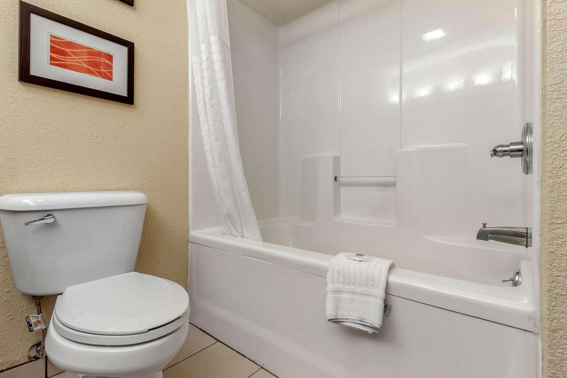 Comfort Inn & Suites Hays I-70 photo 13