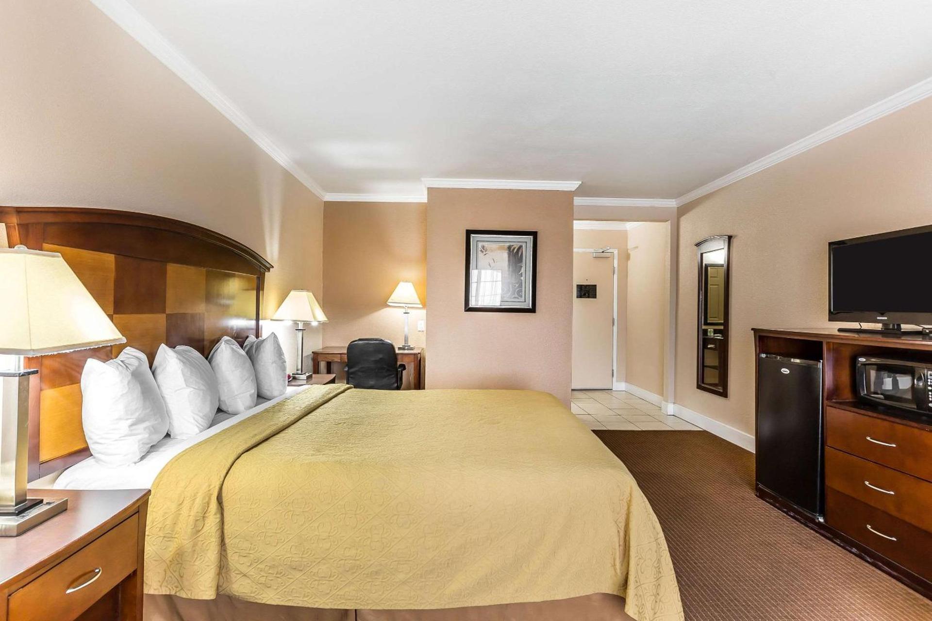 Quality Inn near Hearst Castle photo 17