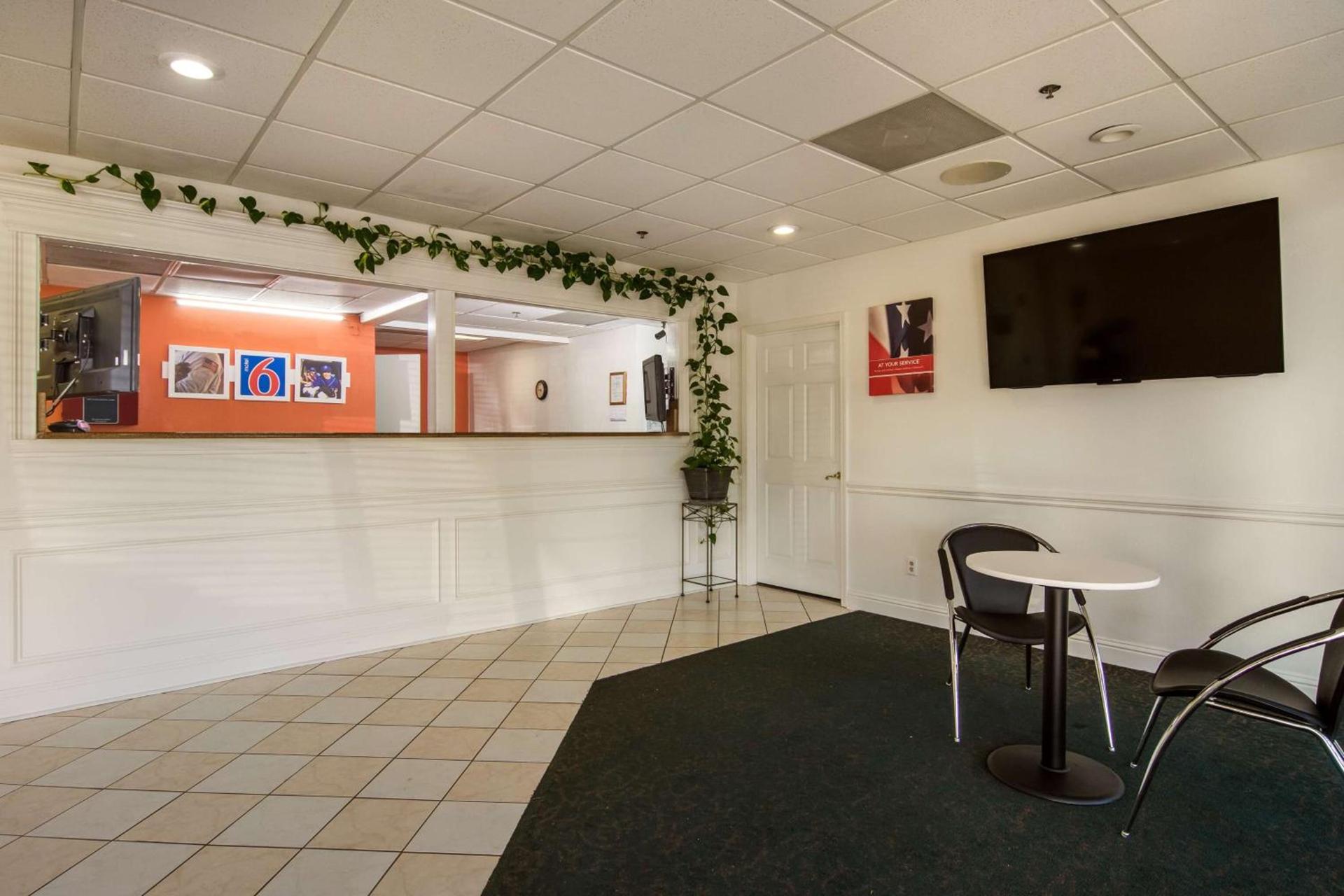 Motel 6-Warner Robins, GA photo 12