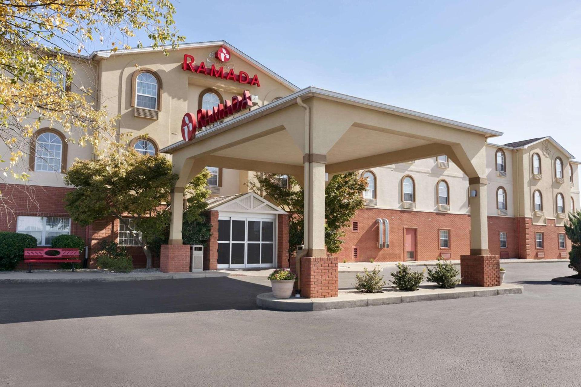 Ramada by Wyndham Elizabethtown photo 2