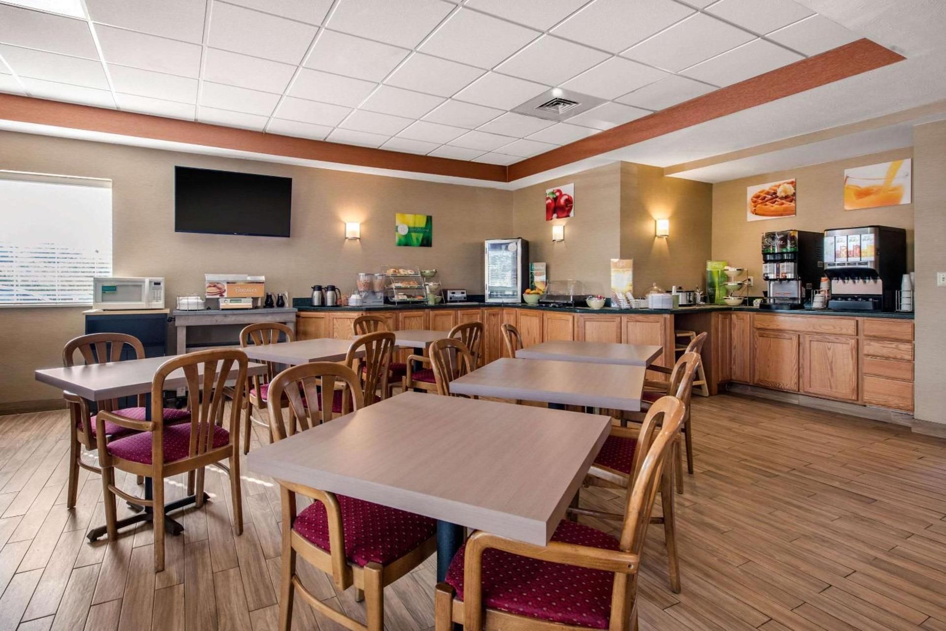 Quality Inn & Suites New Castle photo 10