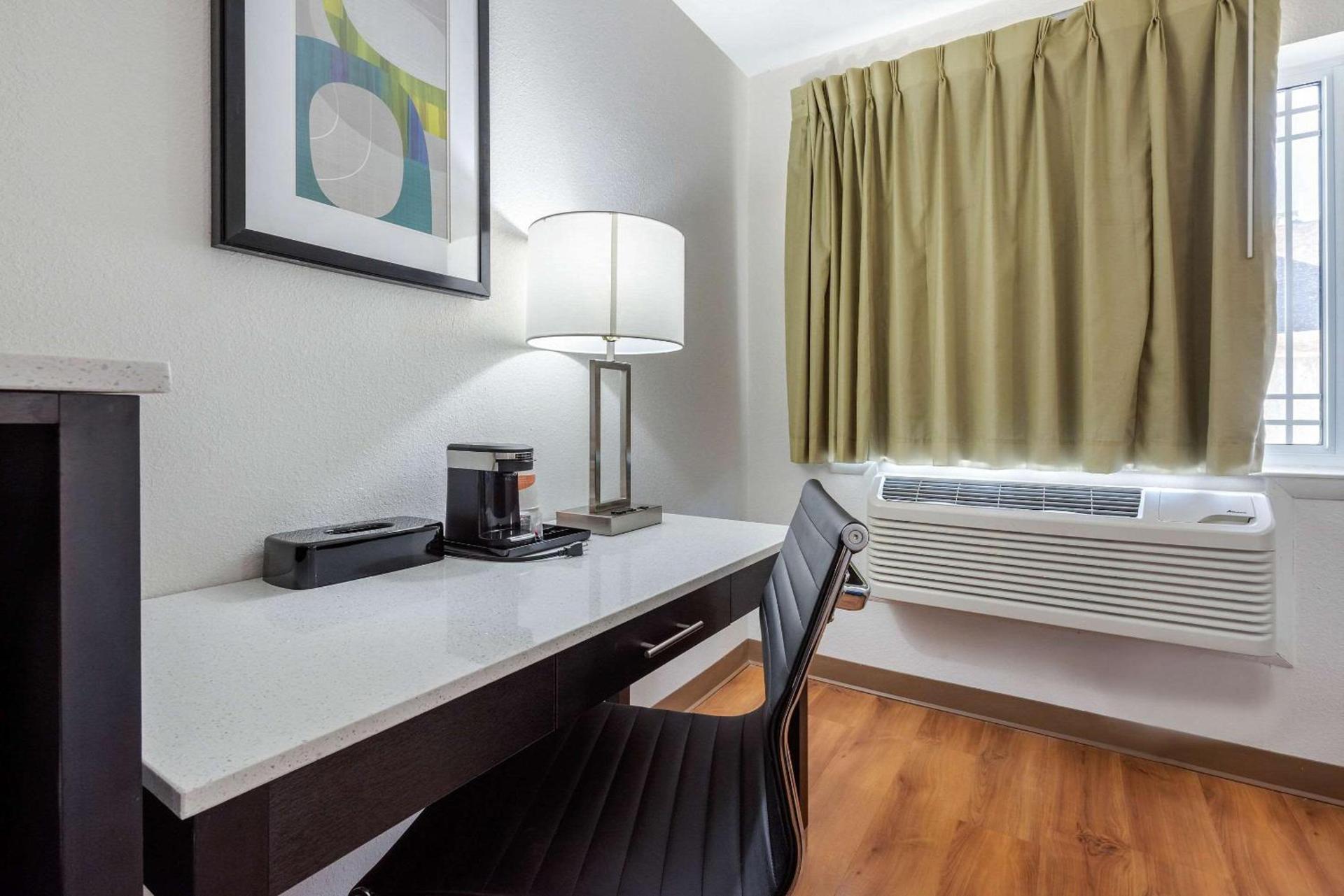 Quality Inn Coraopolis - Pittsburgh Airport photo 8