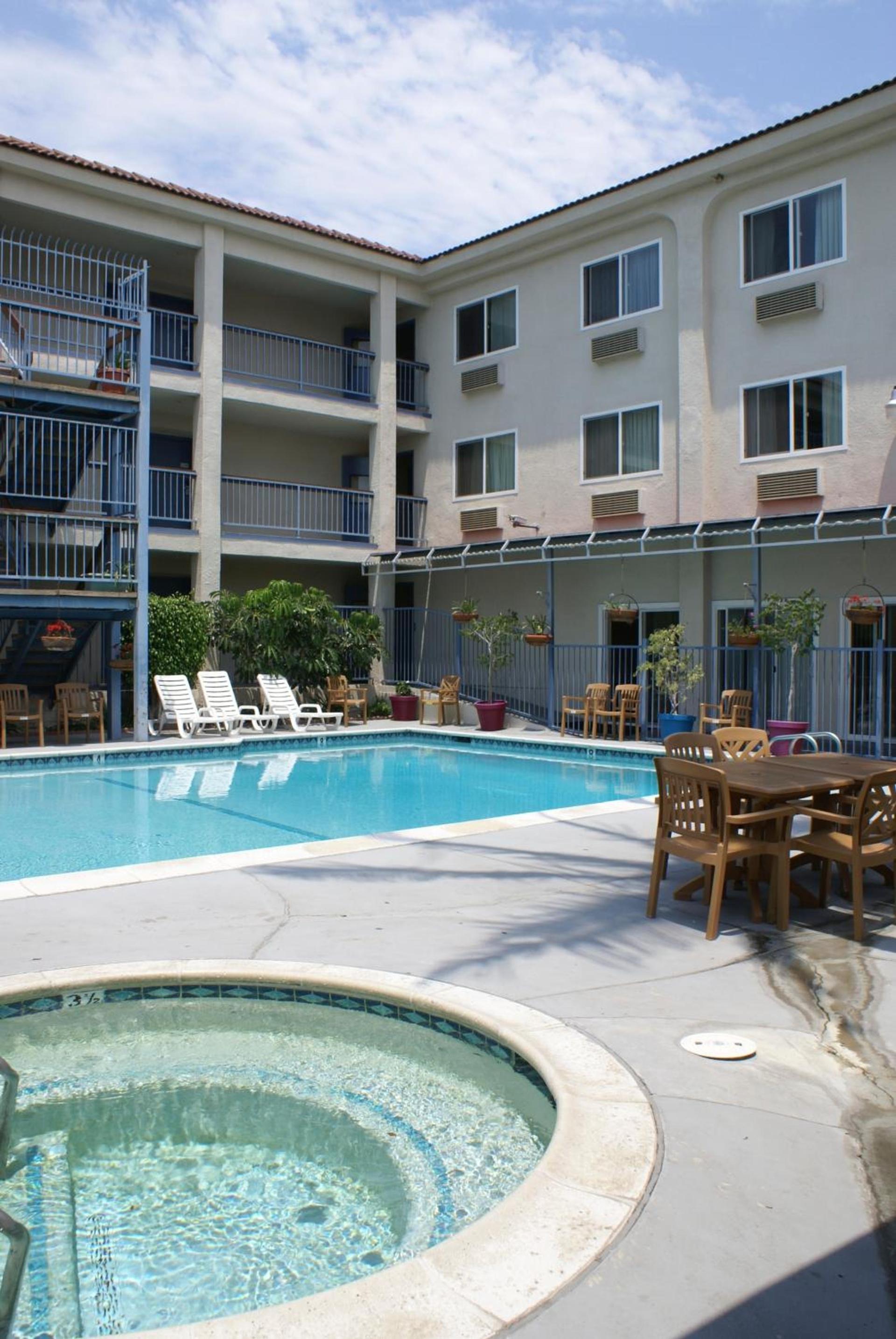 Brookhurst Plaza Inn photo 4