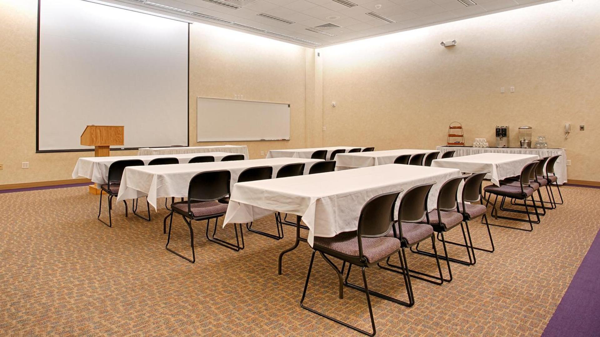 Country Inn & Suites by Radisson, Fergus Falls, MN photo 49