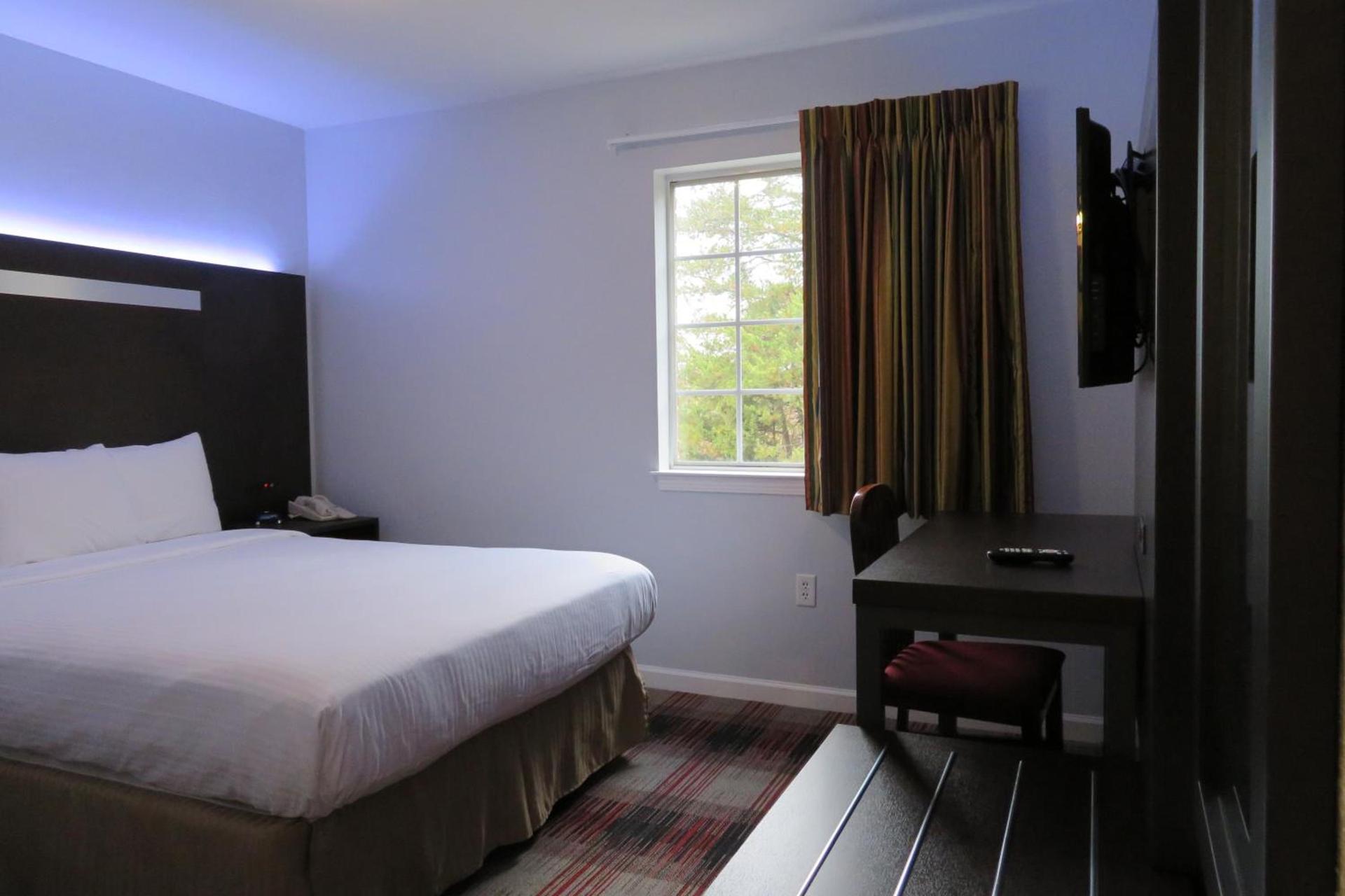 Luxbury Inn & Suites photo 31