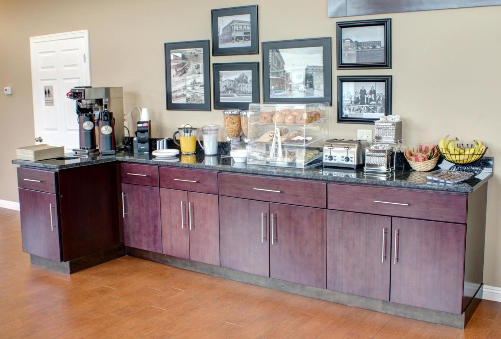 Luxbury Inn & Suites photo 29