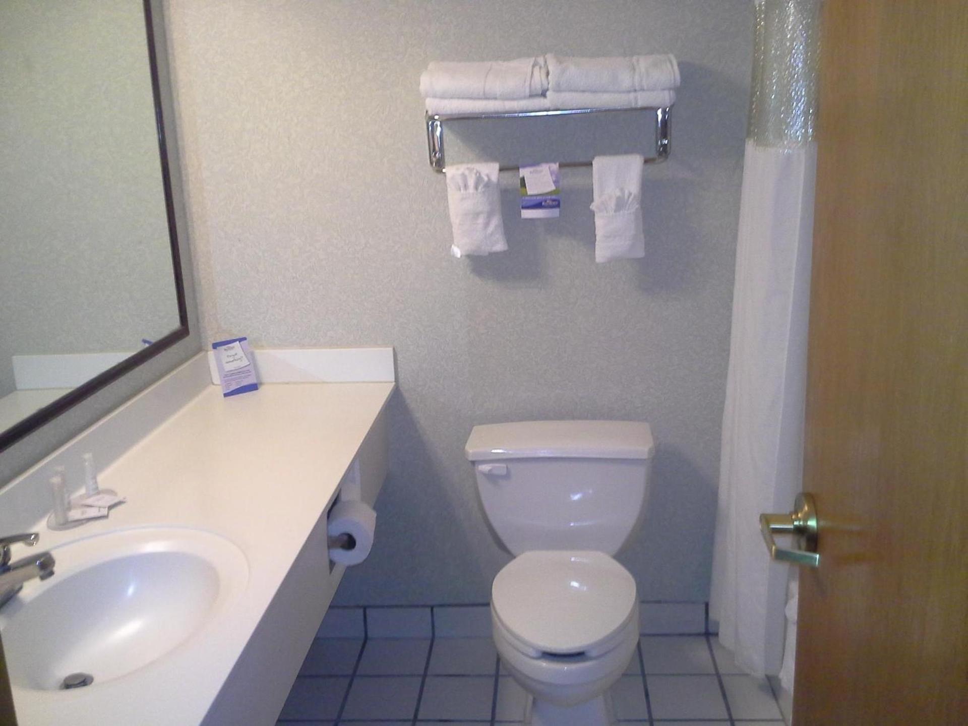 Baymont by Wyndham Plainfield/ Indianapolis Arpt Area photo 36