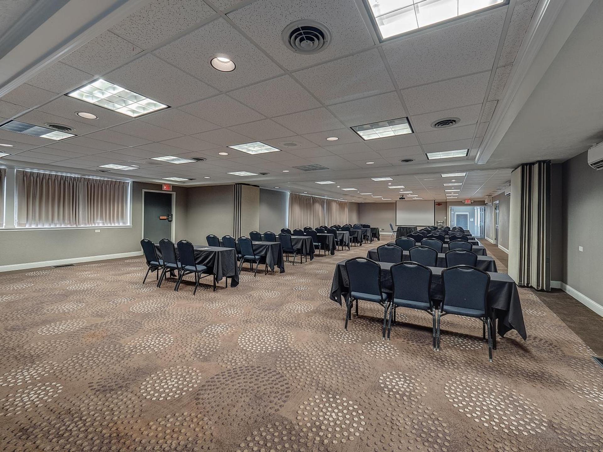 Red Lion Inn & Suites Urbana photo 4
